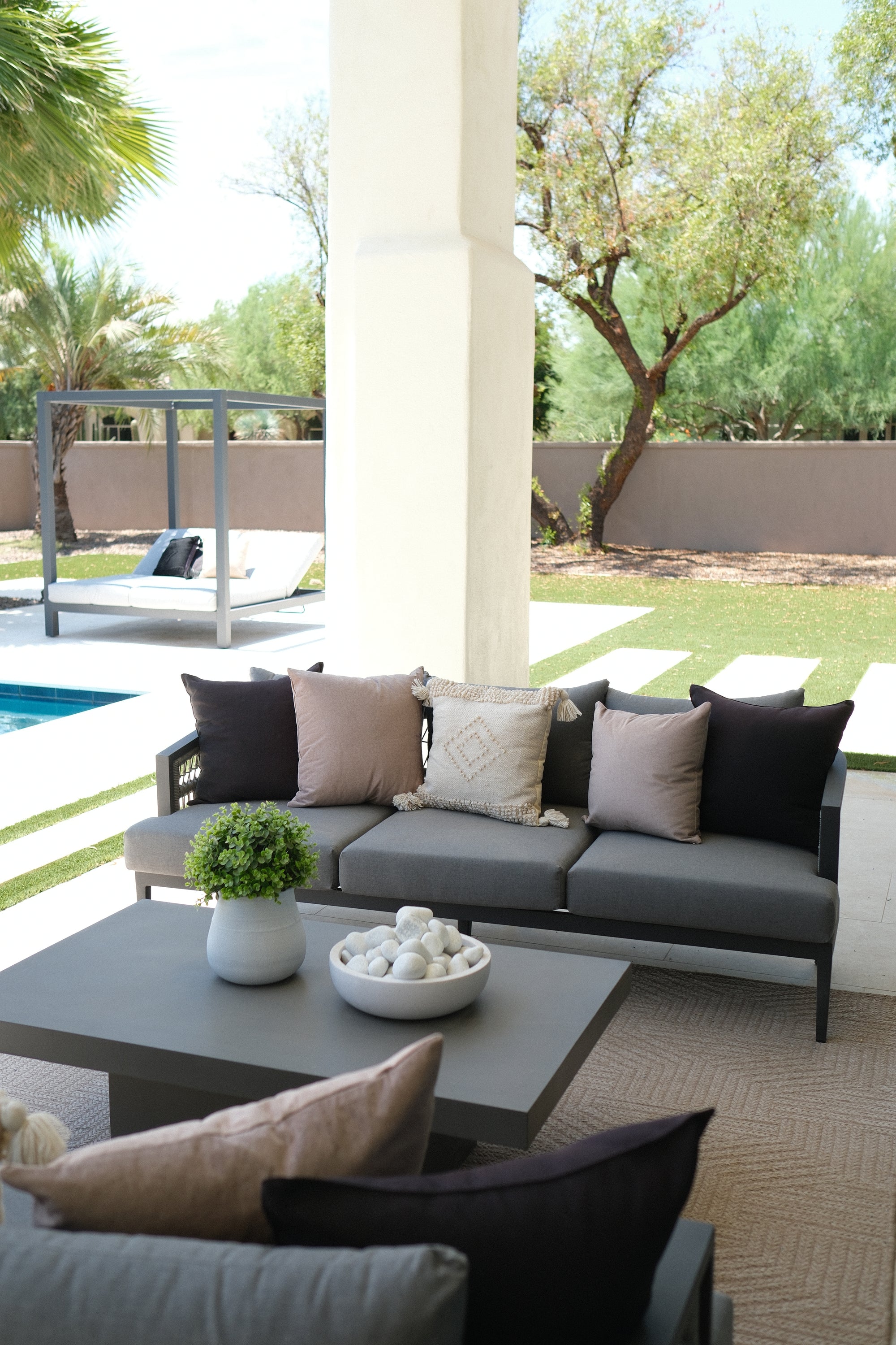 51"l CONCRETE OUTDOOR COFFEE TABLE