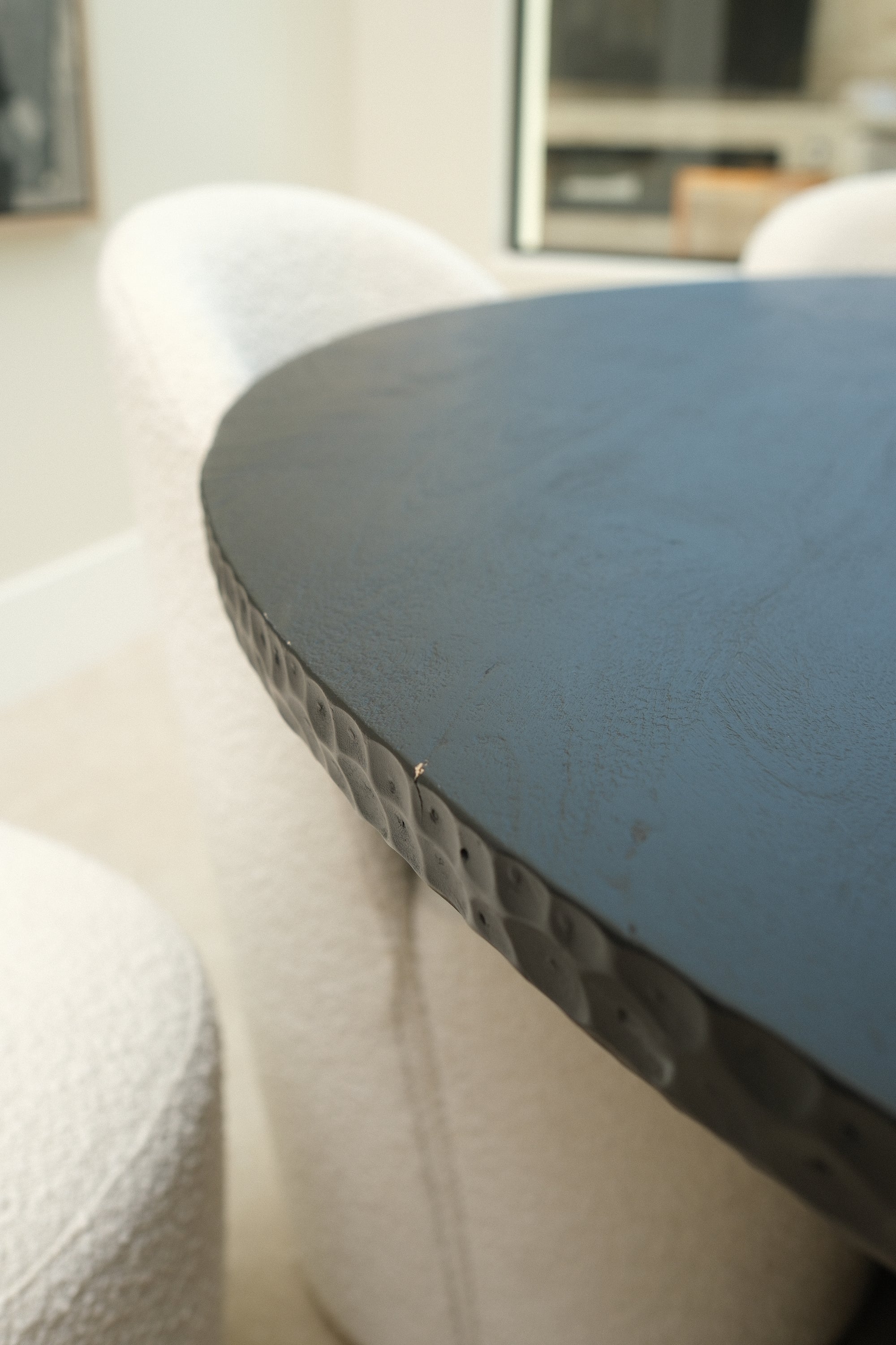60"R BLACK ROUND TABLE