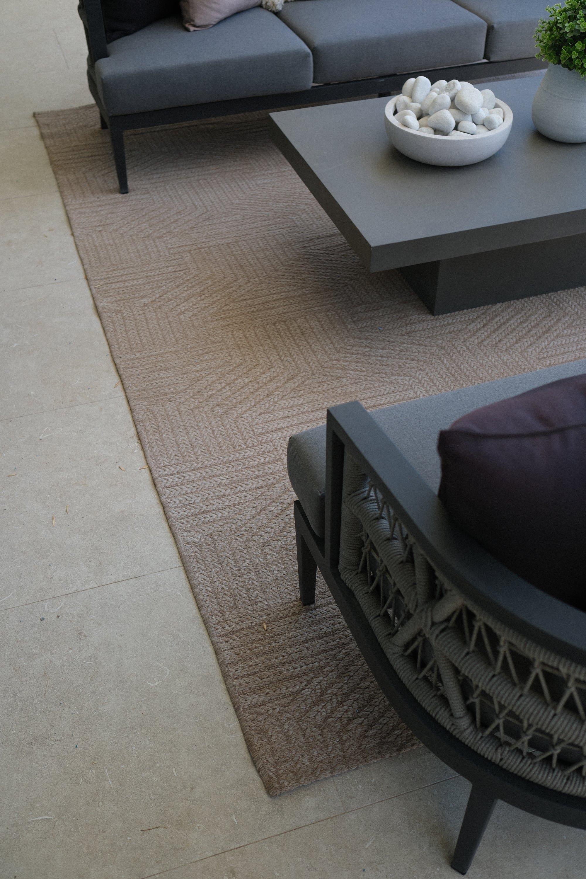 NATURAL WOVEN PATIO RUG 8'X10'