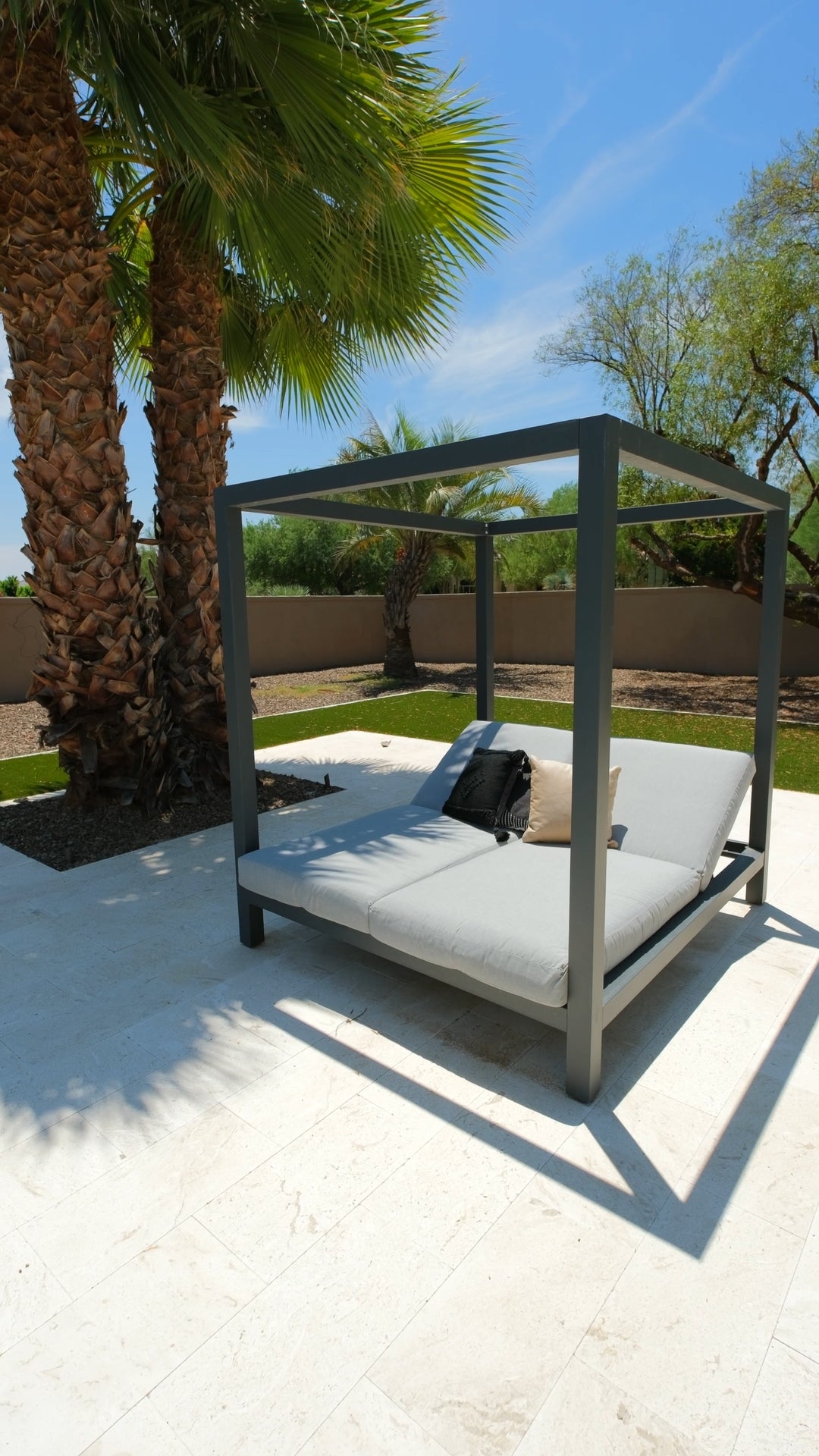83"H OUTDOOR DOUBLE CHAISE DAYBED