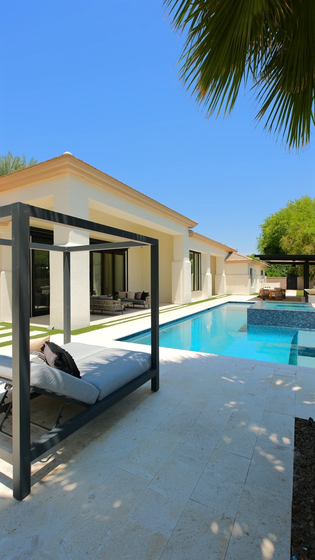 83"H OUTDOOR DOUBLE CHAISE DAYBED