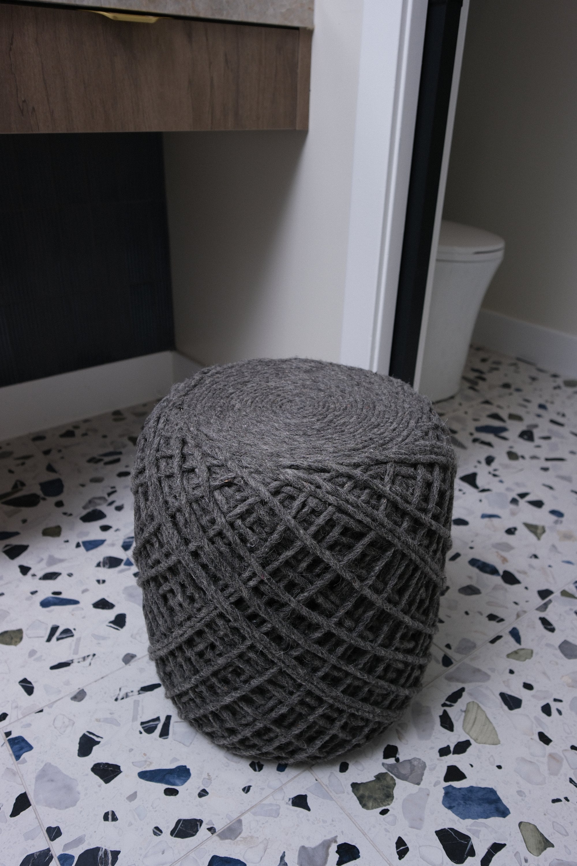 GREY JUTE POUF 2