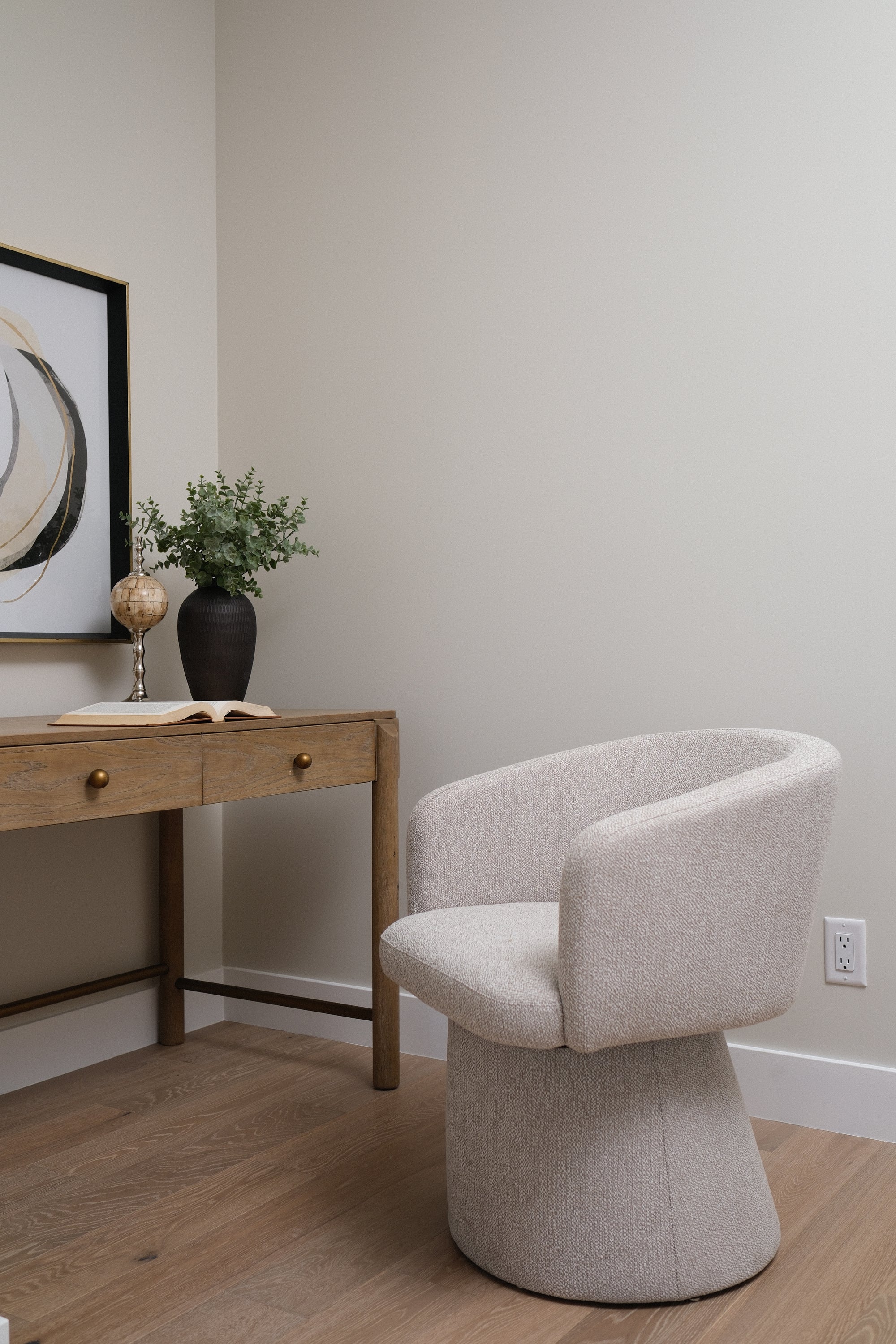PEDESTAL DINING CHAIR, L GREY