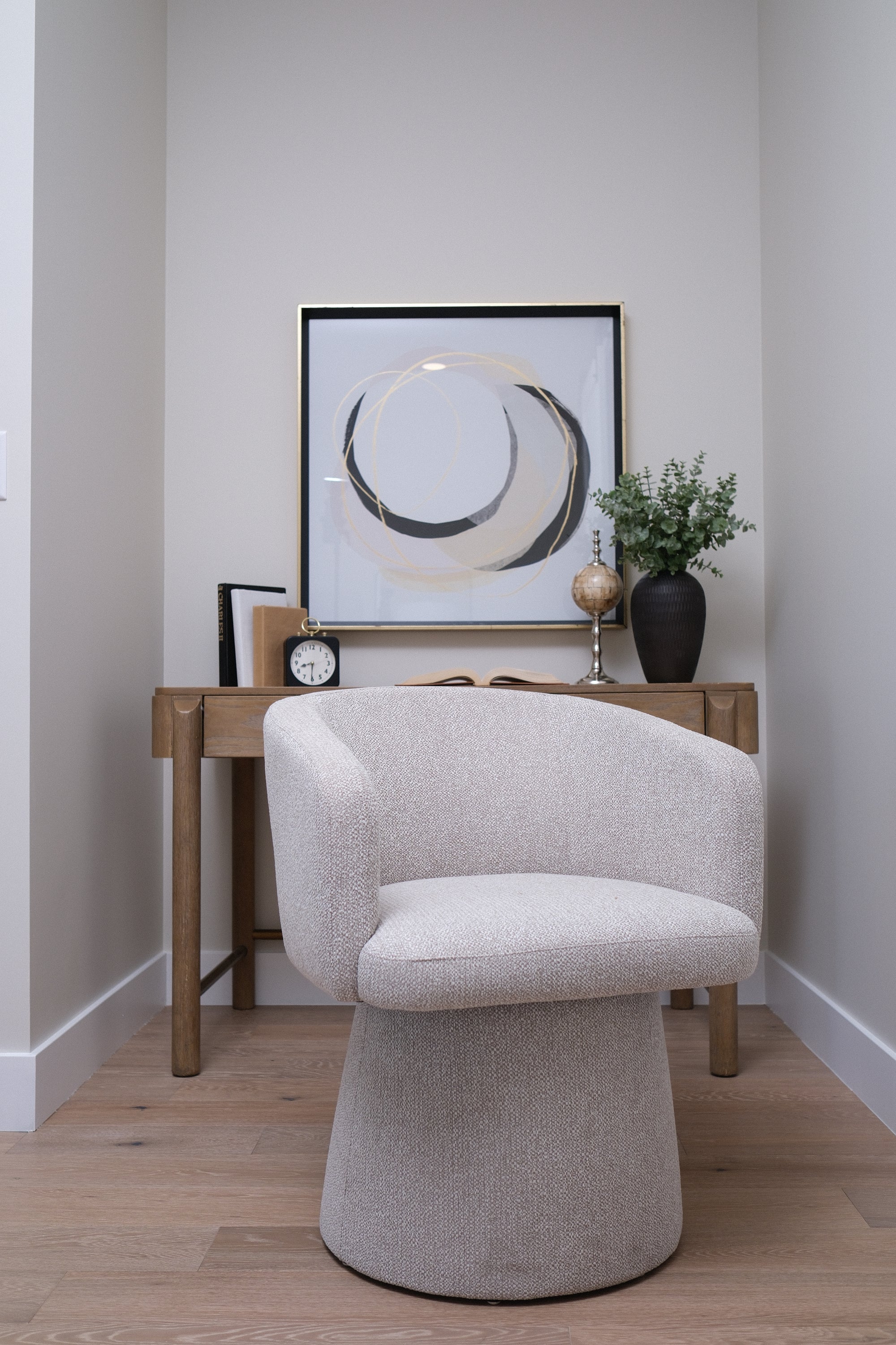 PEDESTAL DINING CHAIR, L GREY