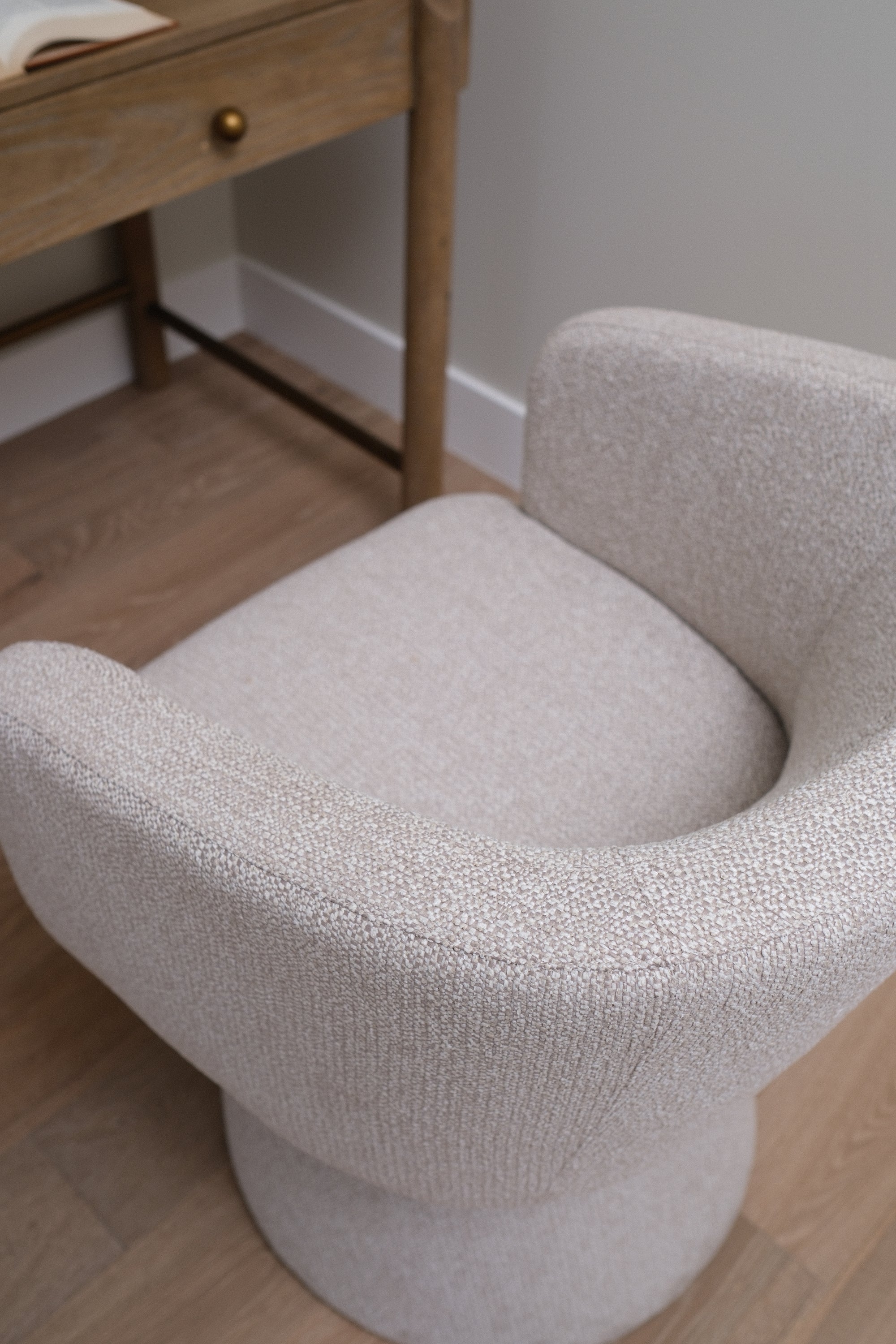 PEDESTAL DINING CHAIR, L GREY