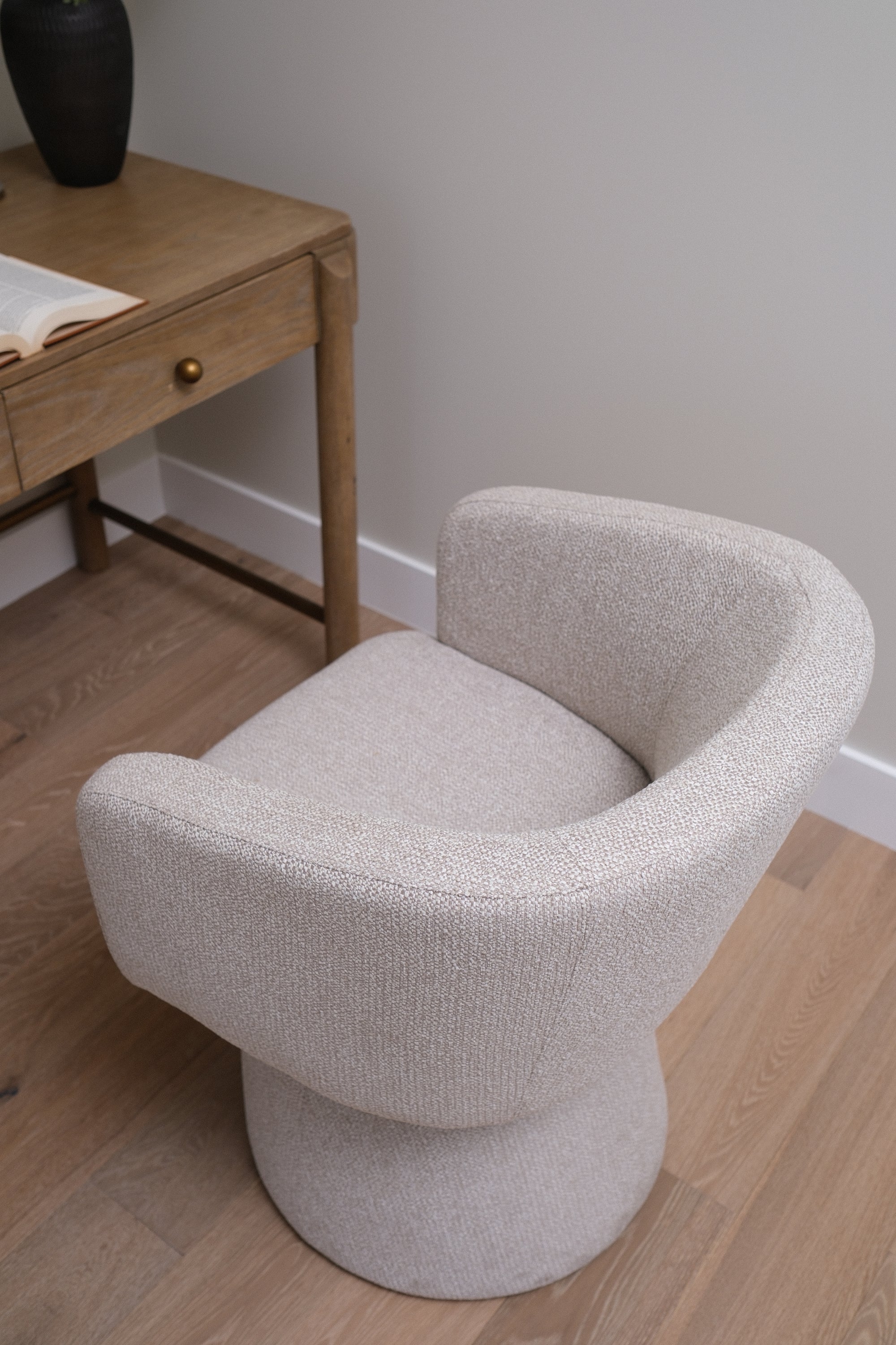 PEDESTAL DINING CHAIR, L GREY
