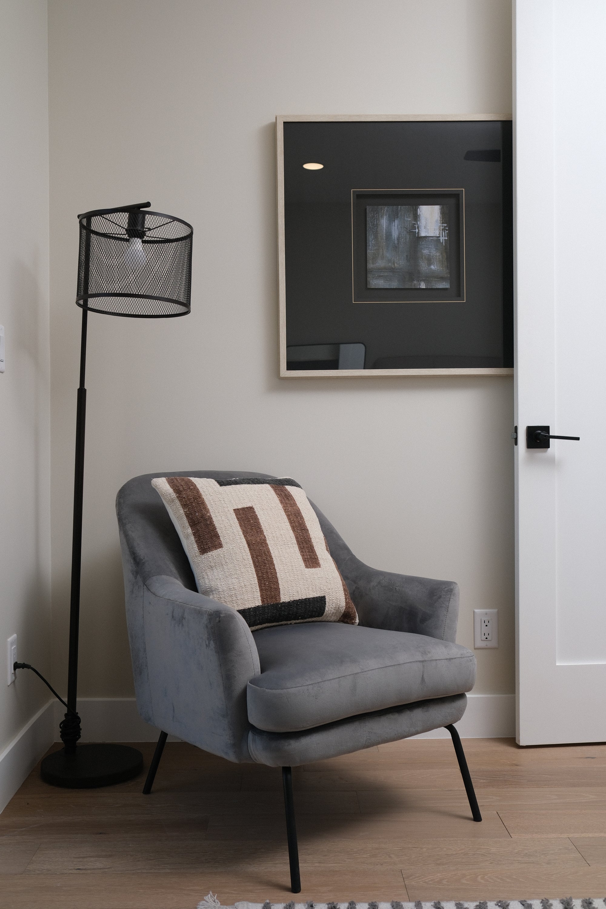 VELVET STEEL GREY CHAIR