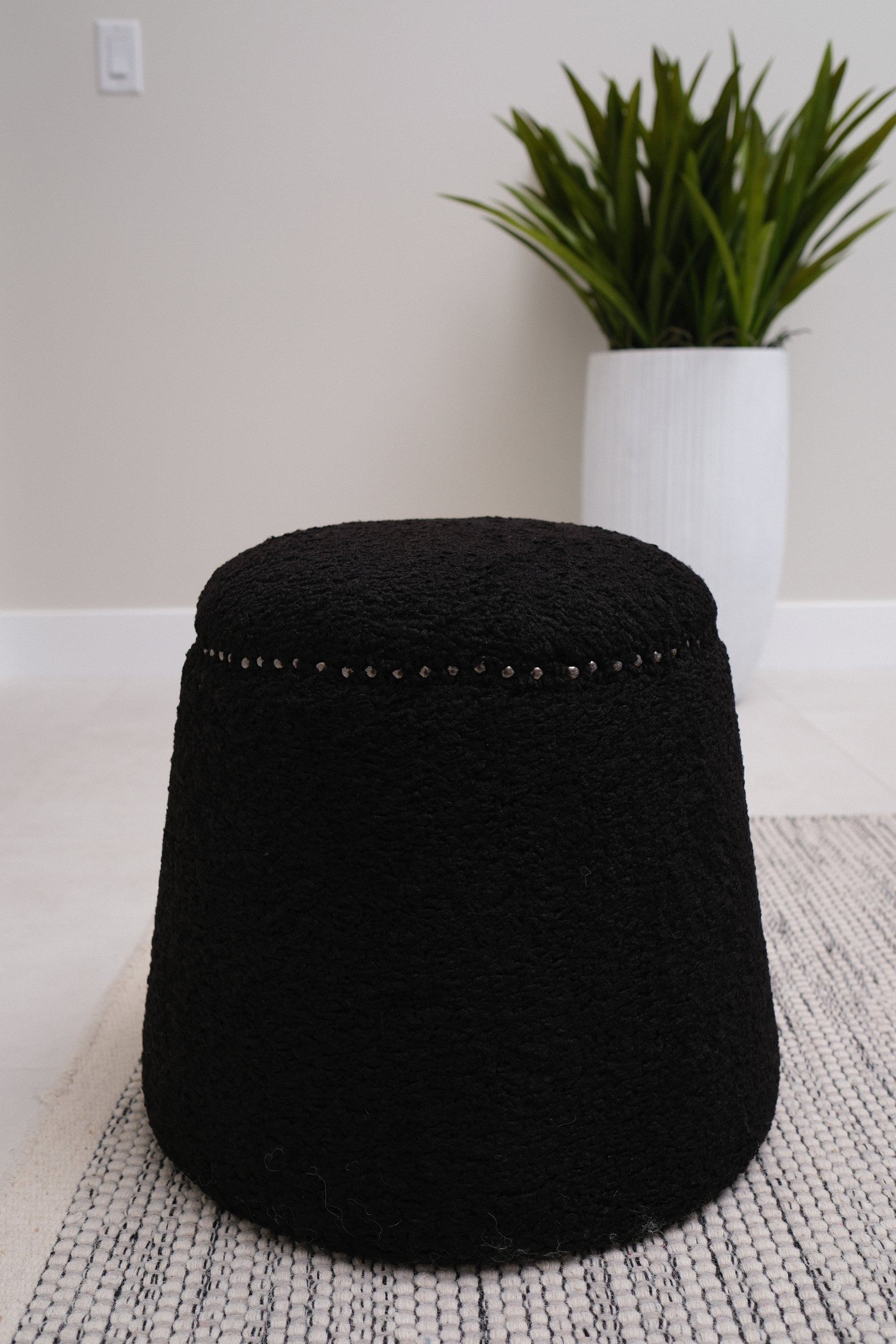 PLUSH OTTOMAN BLACK 1
