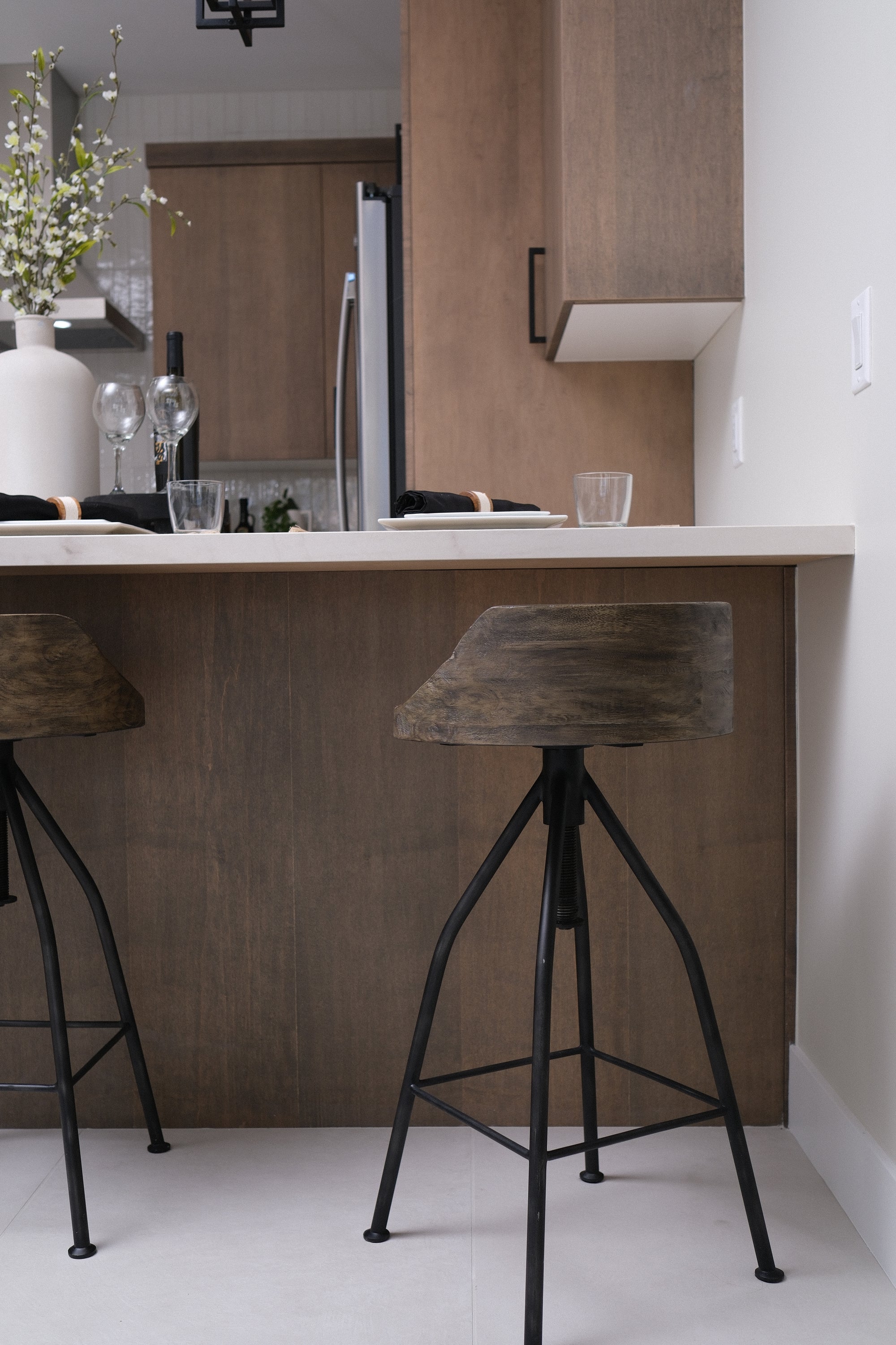 SWIVEL DRIFTWOOD BARSTOOL 3
