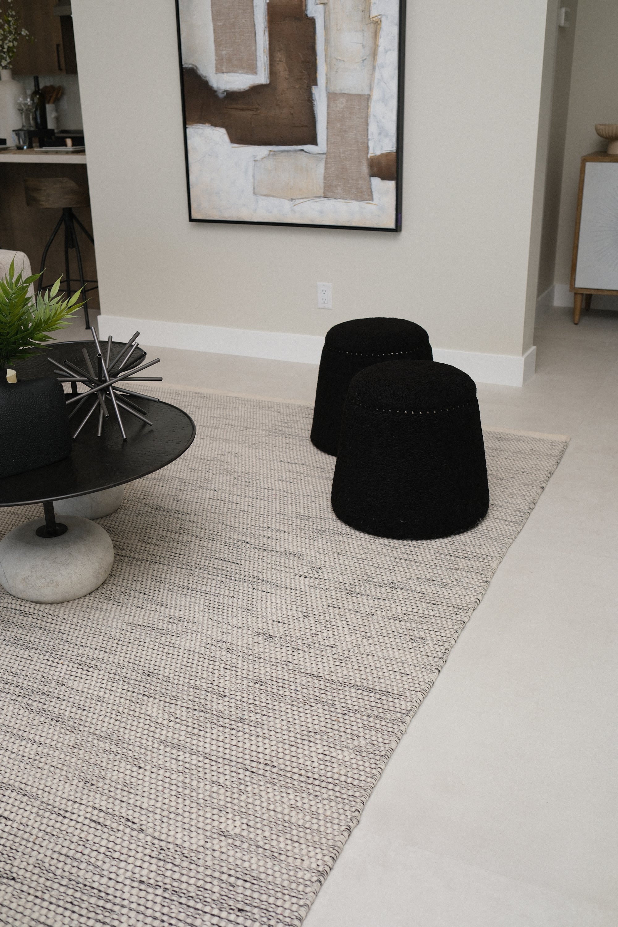 IVORY BLACK RUG 8' x 10'