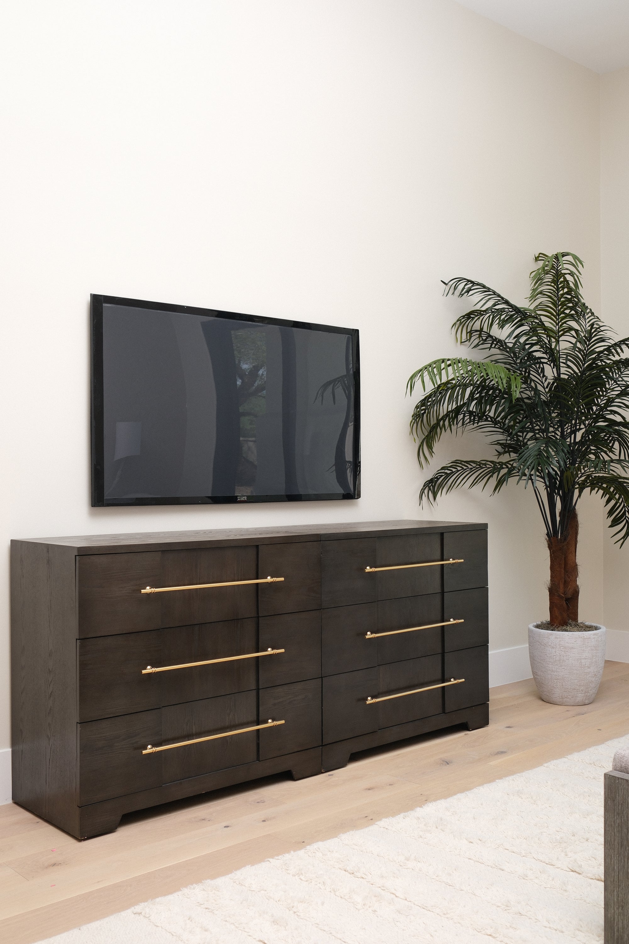 40"L 3-DRAWER DRESSER 2