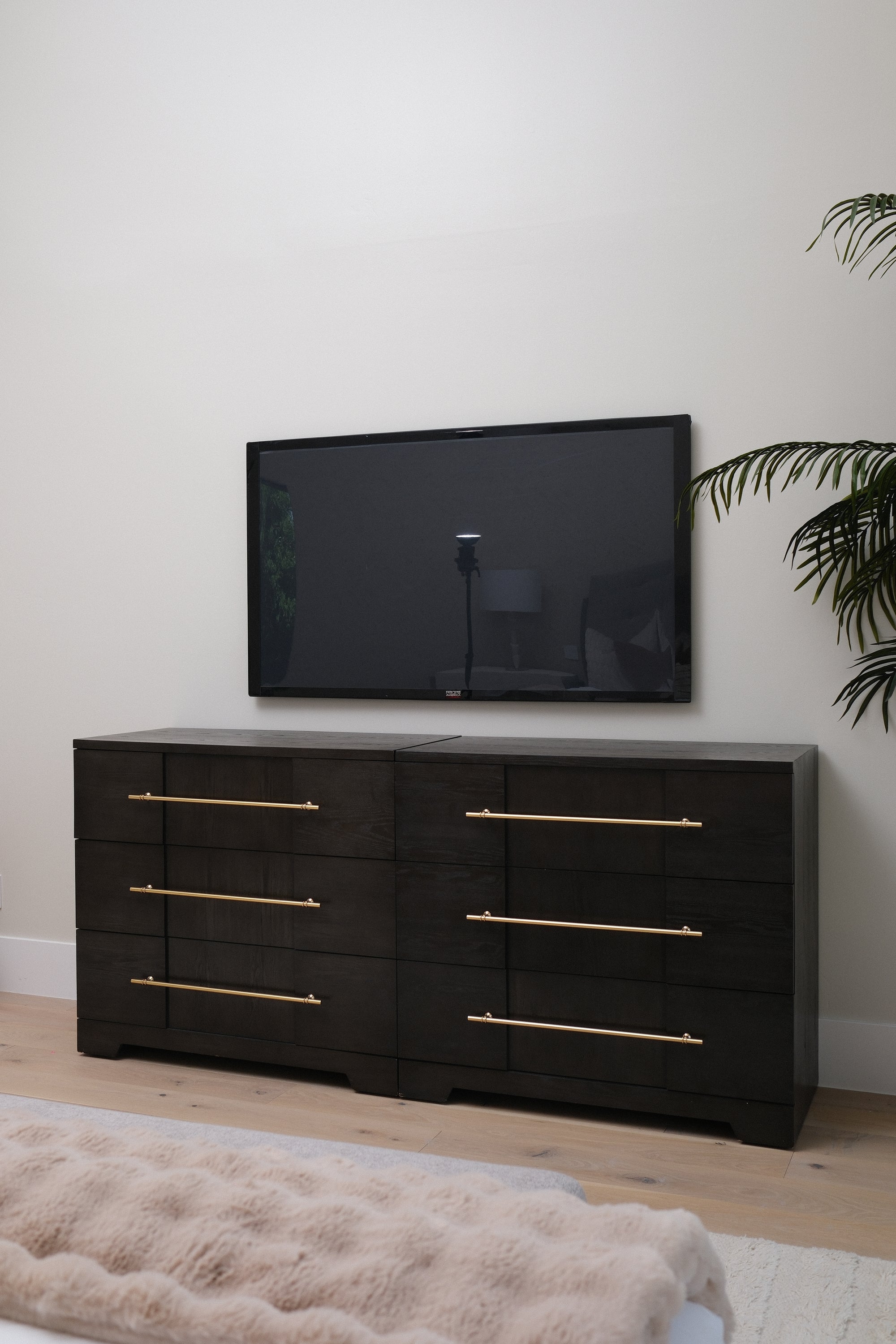 40"L 3-DRAWER DRESSER 2