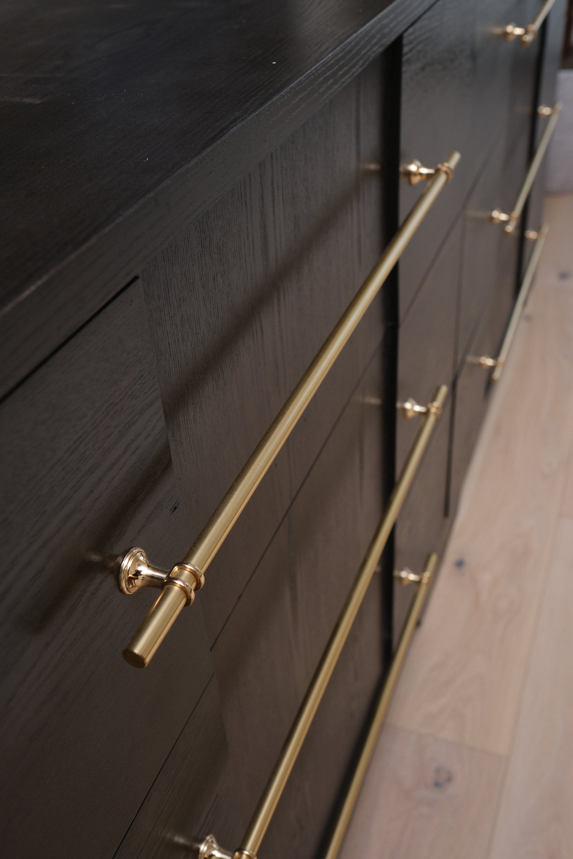40"L 3-DRAWER DRESSER 2