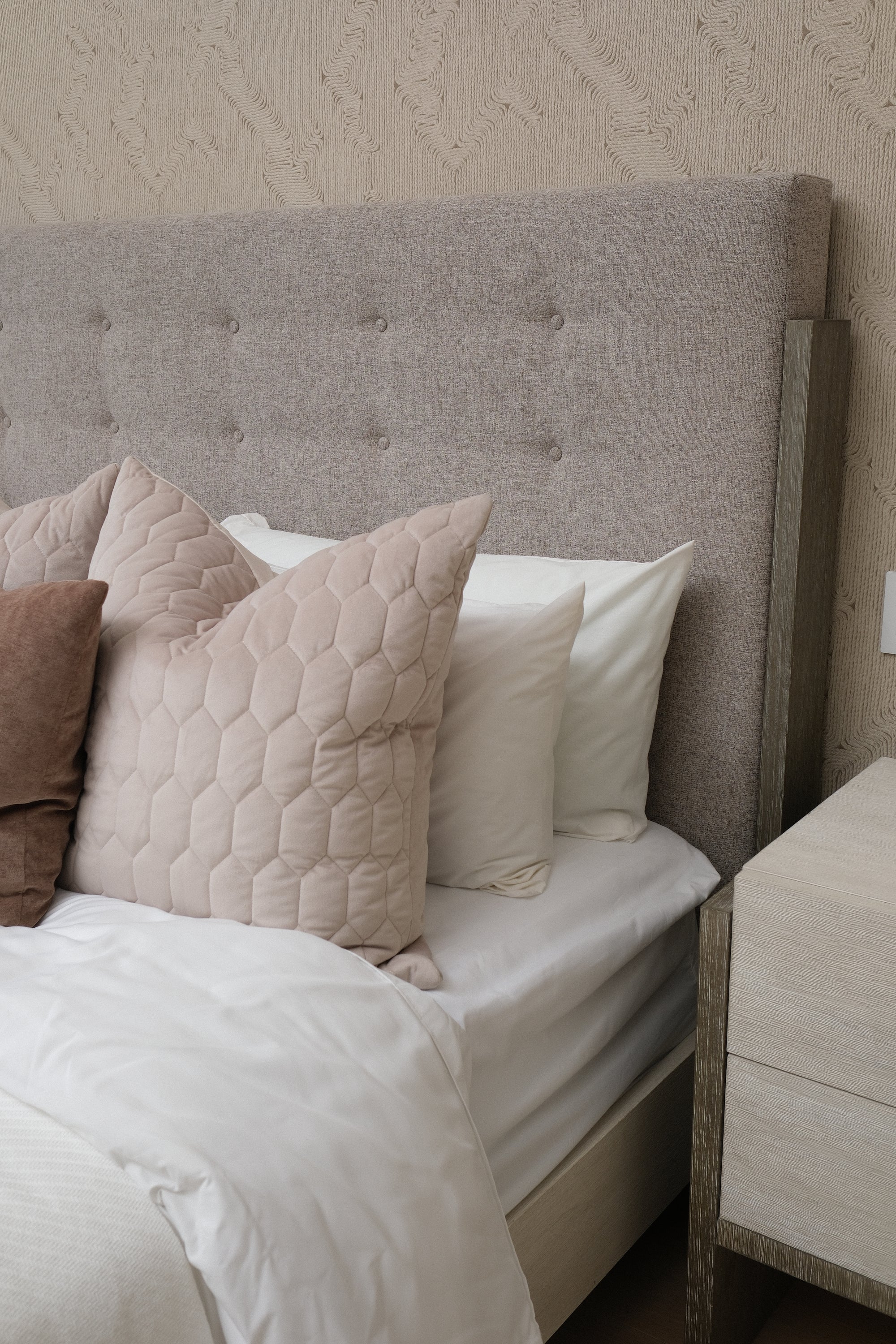 61"H BUTTON-TUFTED HB KING BED