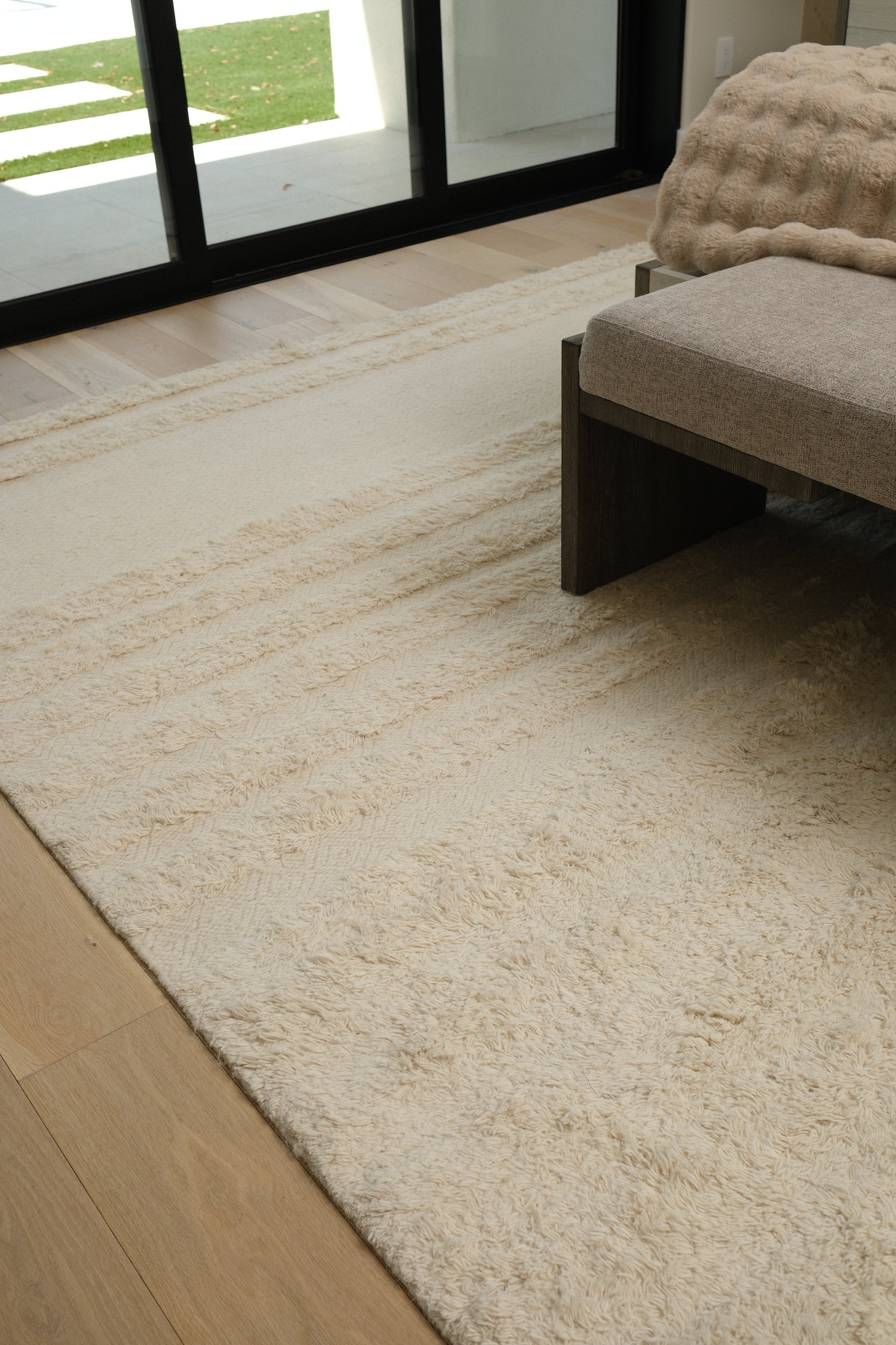 STRIPES IVORY RUG 10'X14'
