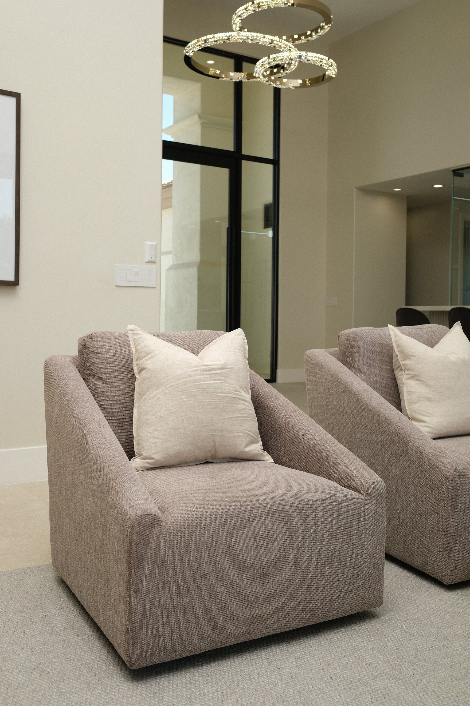 LIGHT BROWN SWIVEL ACCENT CHAIR 1
