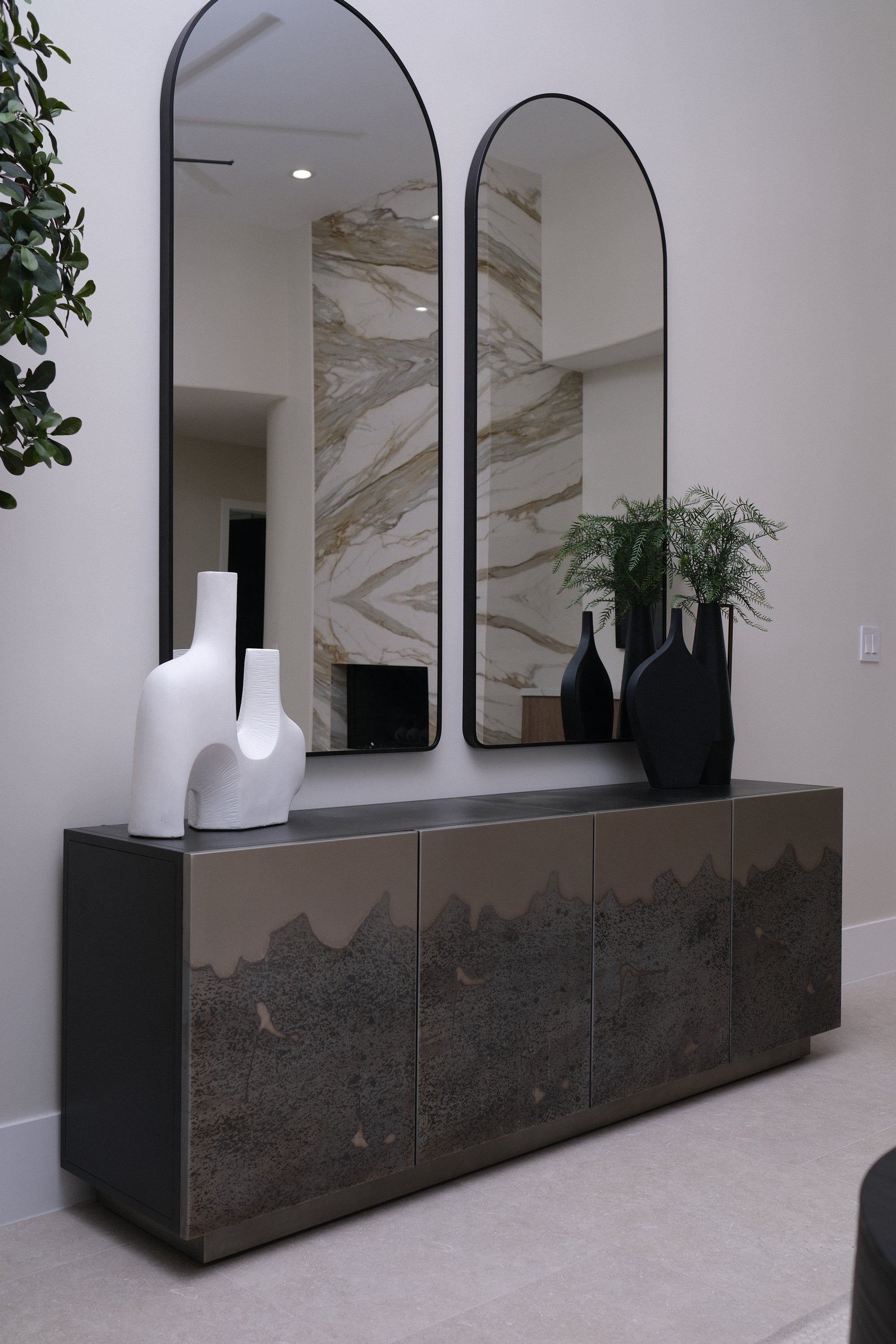 68IN ARCH FLOOR MIRROR 1