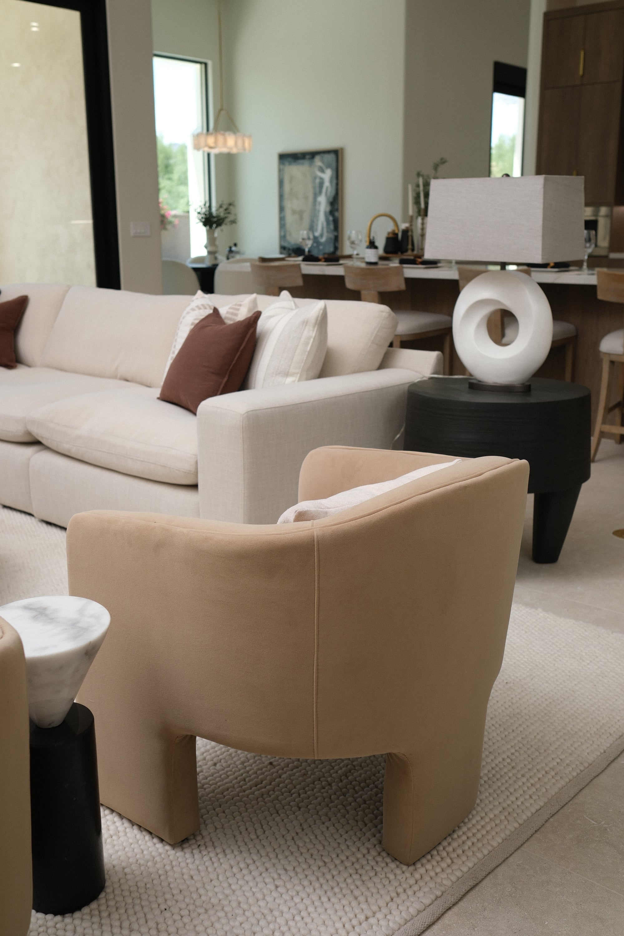 CAMEL VELVET ACCENT CHAIR 1