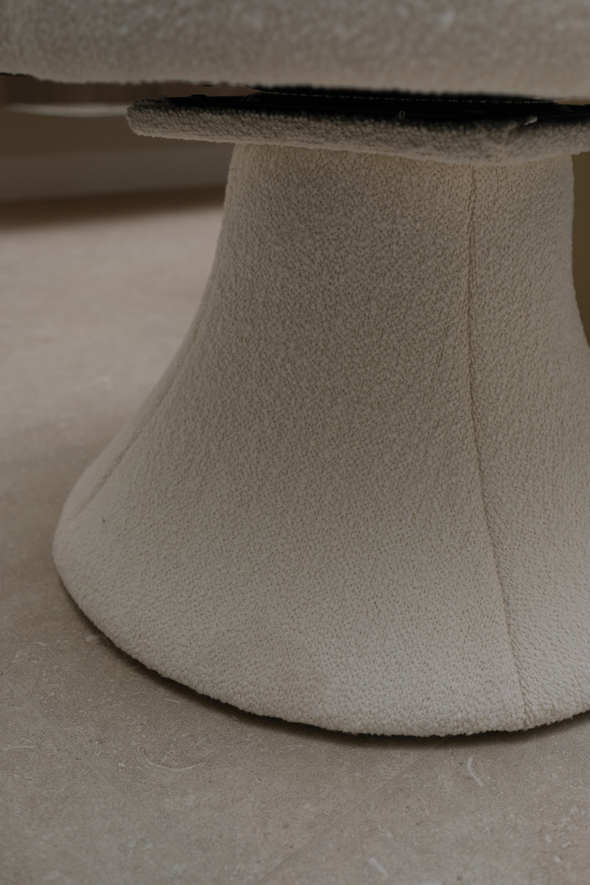 BOUCLE WHITE SWIVEL DINING CHAIR 1