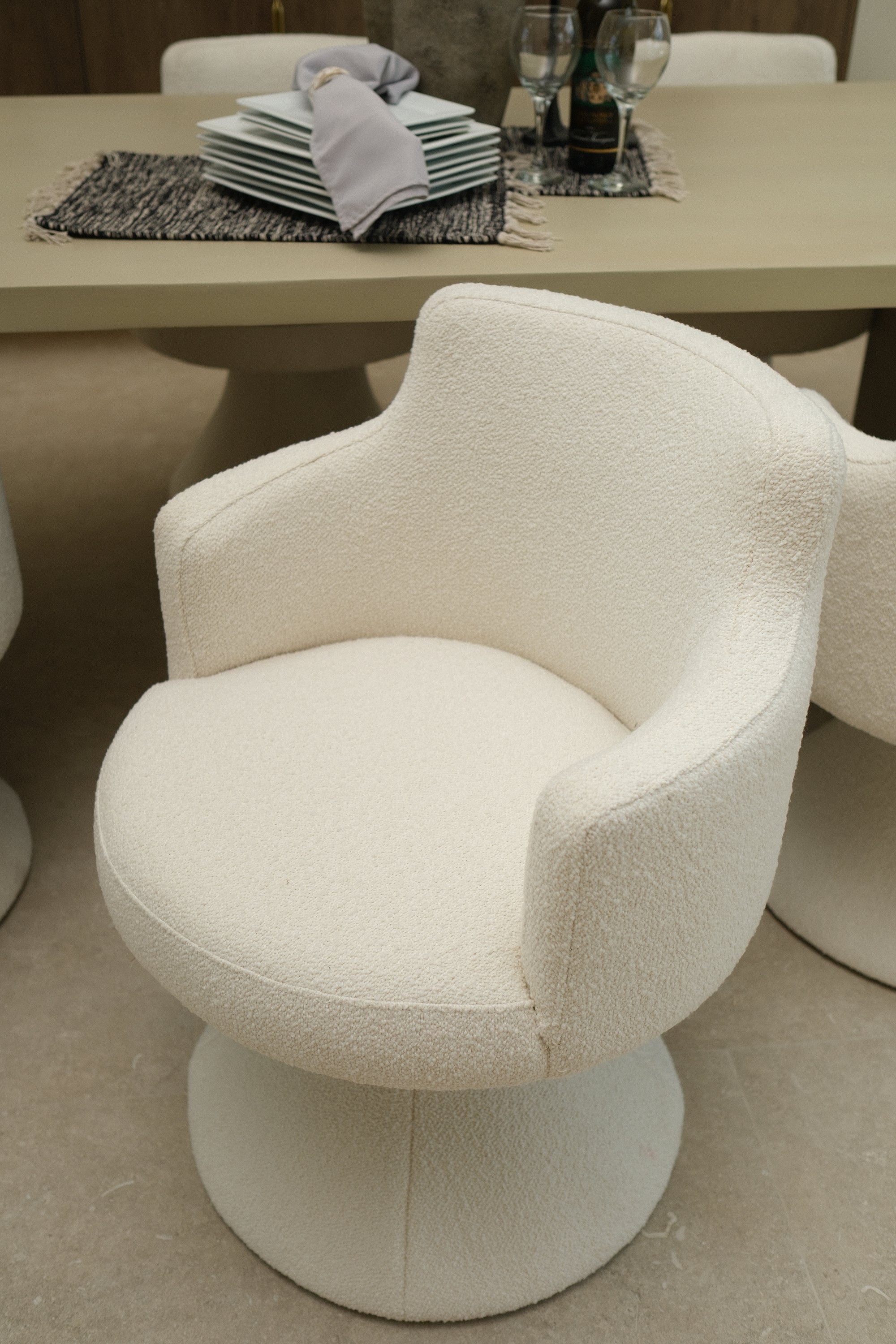 BOUCLE WHITE SWIVEL DINING CHAIR 3