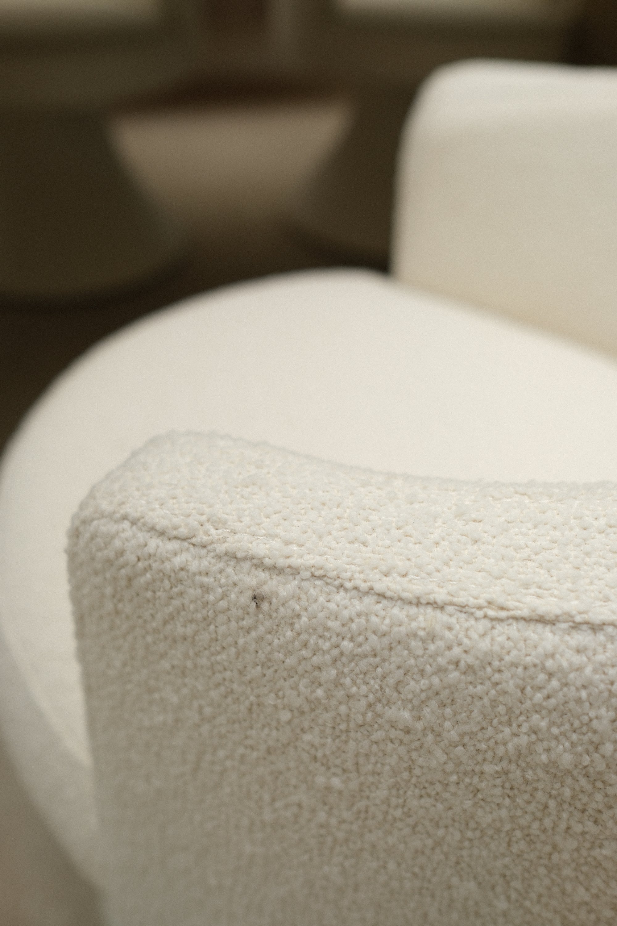 BOUCLE WHITE SWIVEL DINING CHAIR 3