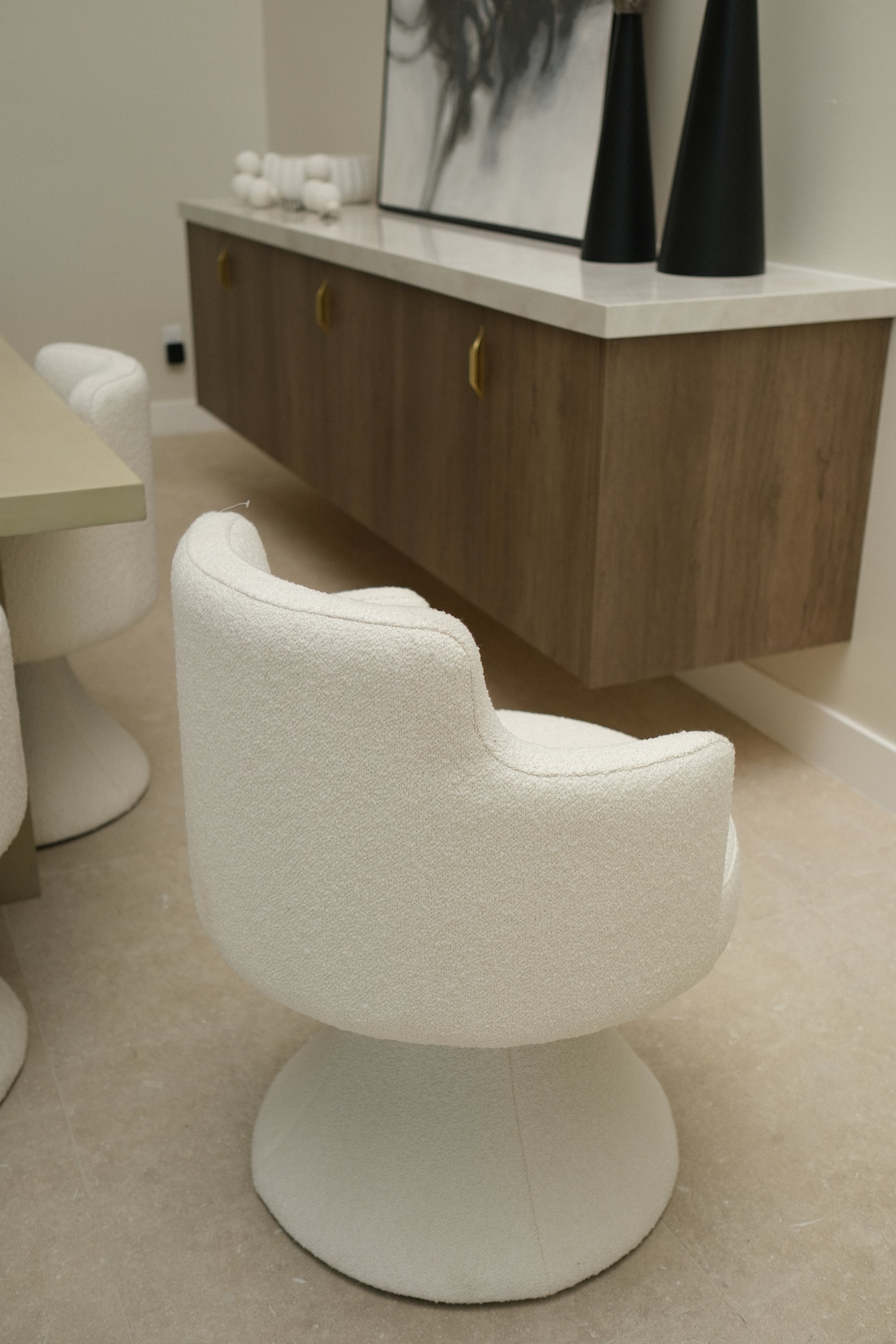 BOUCLE WHITE SWIVEL DINING CHAIR 8