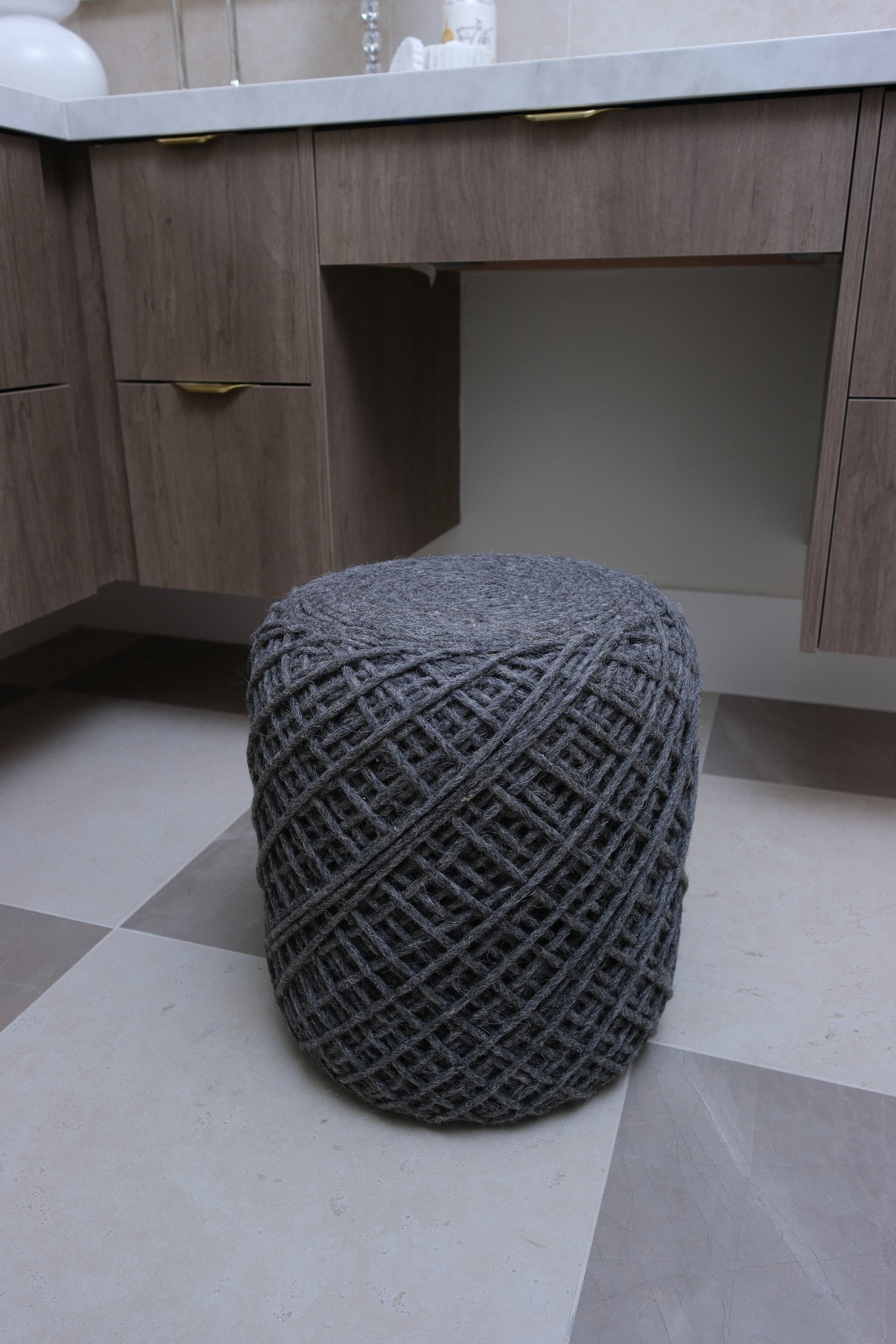 GREY JUTE POUF