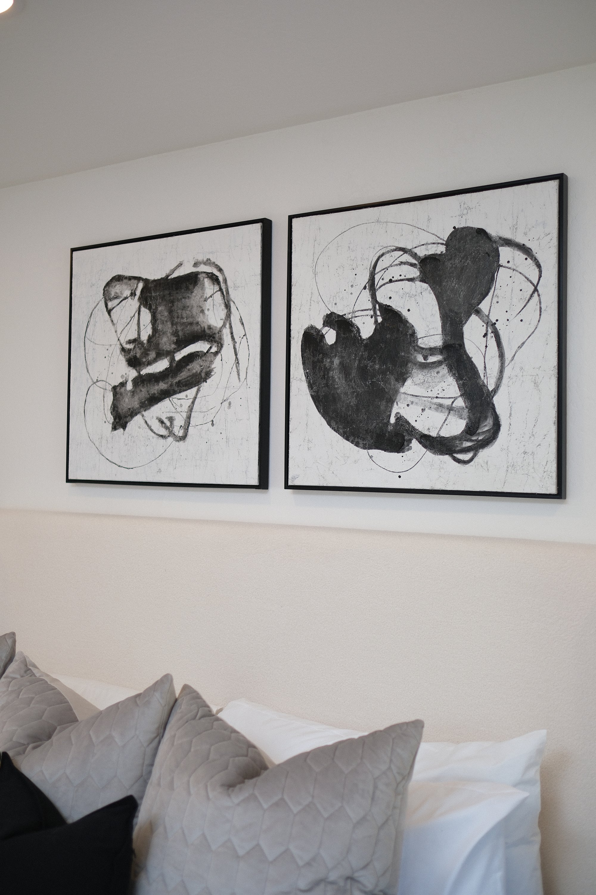 BLACK SWIRL BLOT CANVAS 30X30IN 2