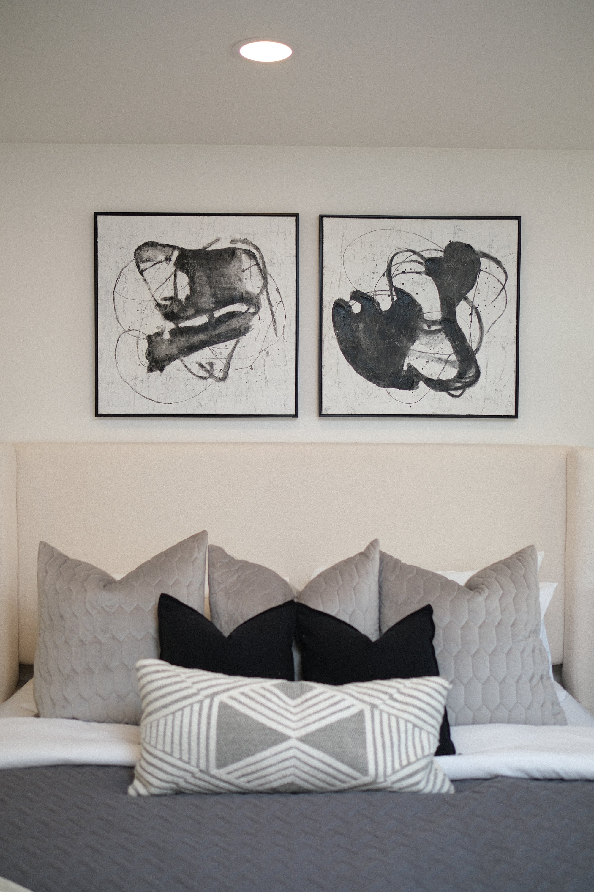 BLACK SWIRL BLOT CANVAS 30X30IN 2