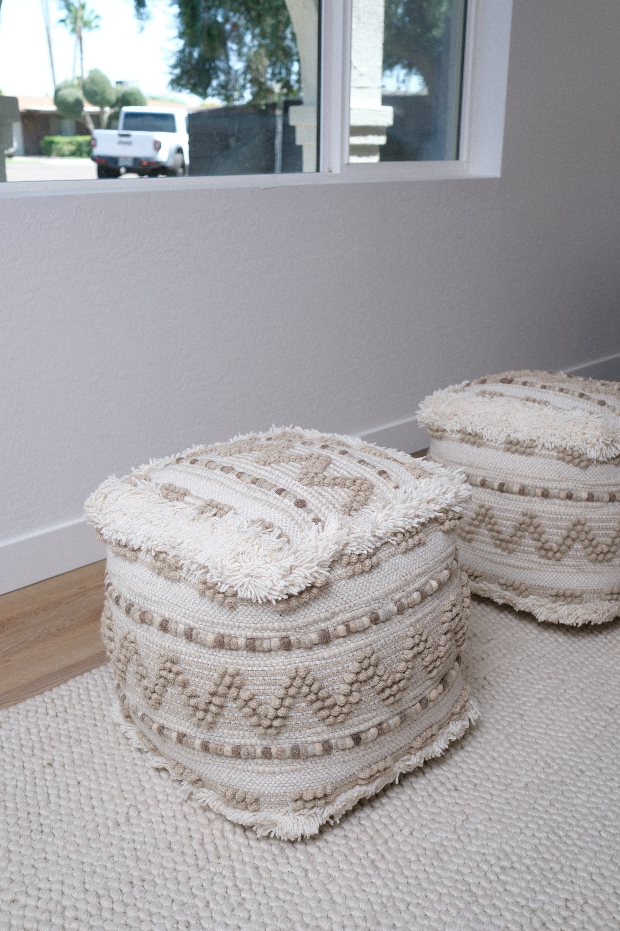 18IN IVORY NATURAL WOVEN POUF 1