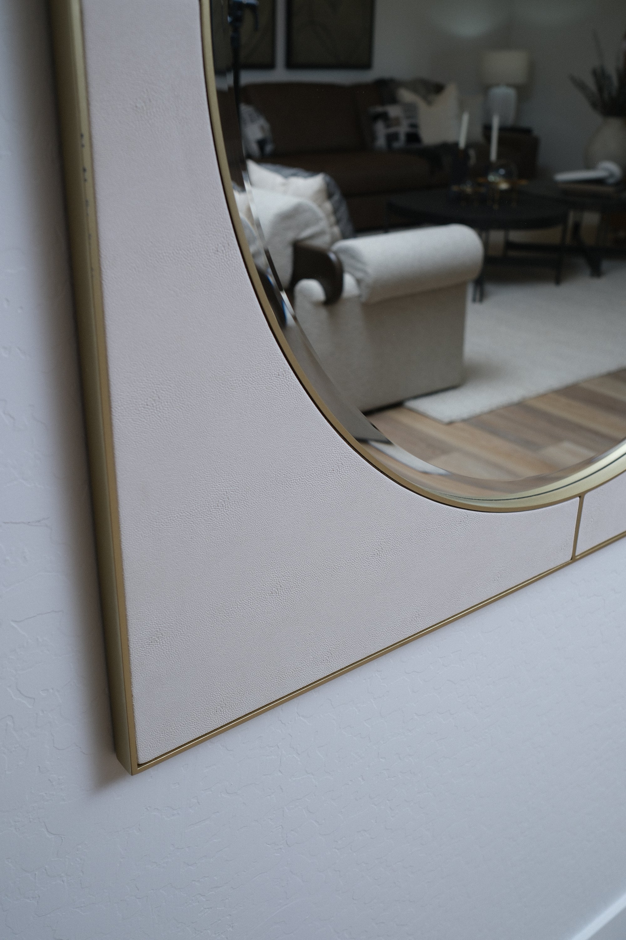 40IN WHITE SQUARE MIRROR L