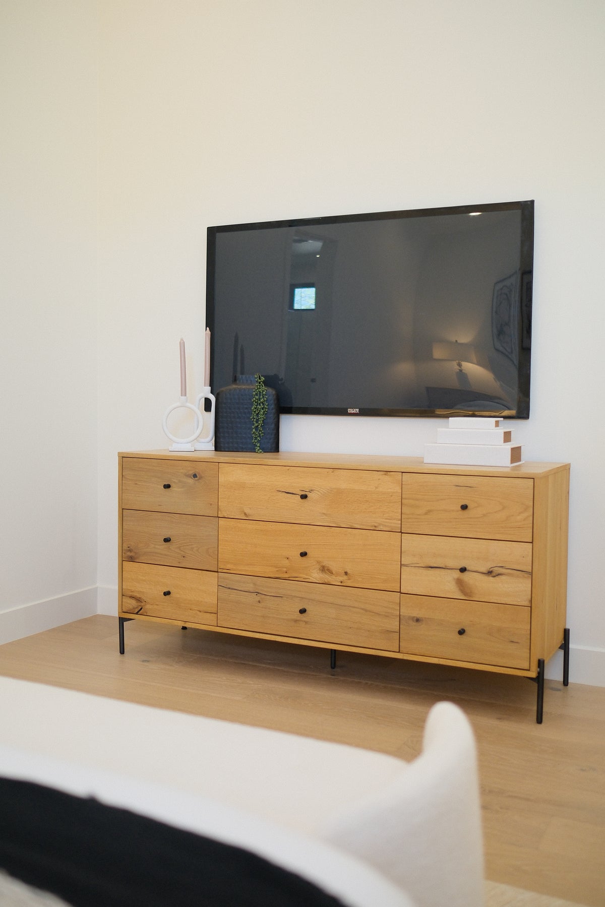 65.5"L 9 DRAWER DRESSER