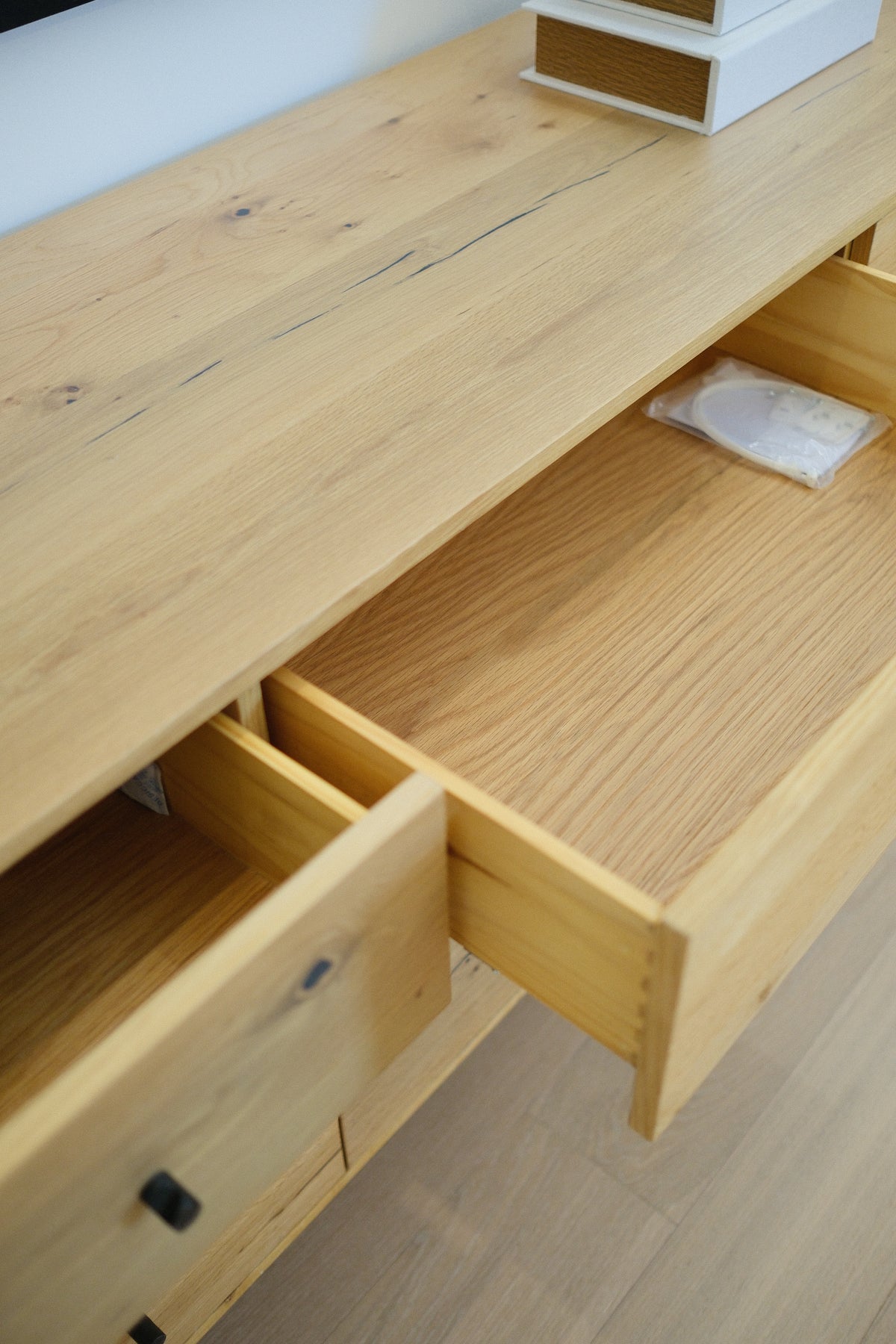 65.5"L 9 DRAWER DRESSER