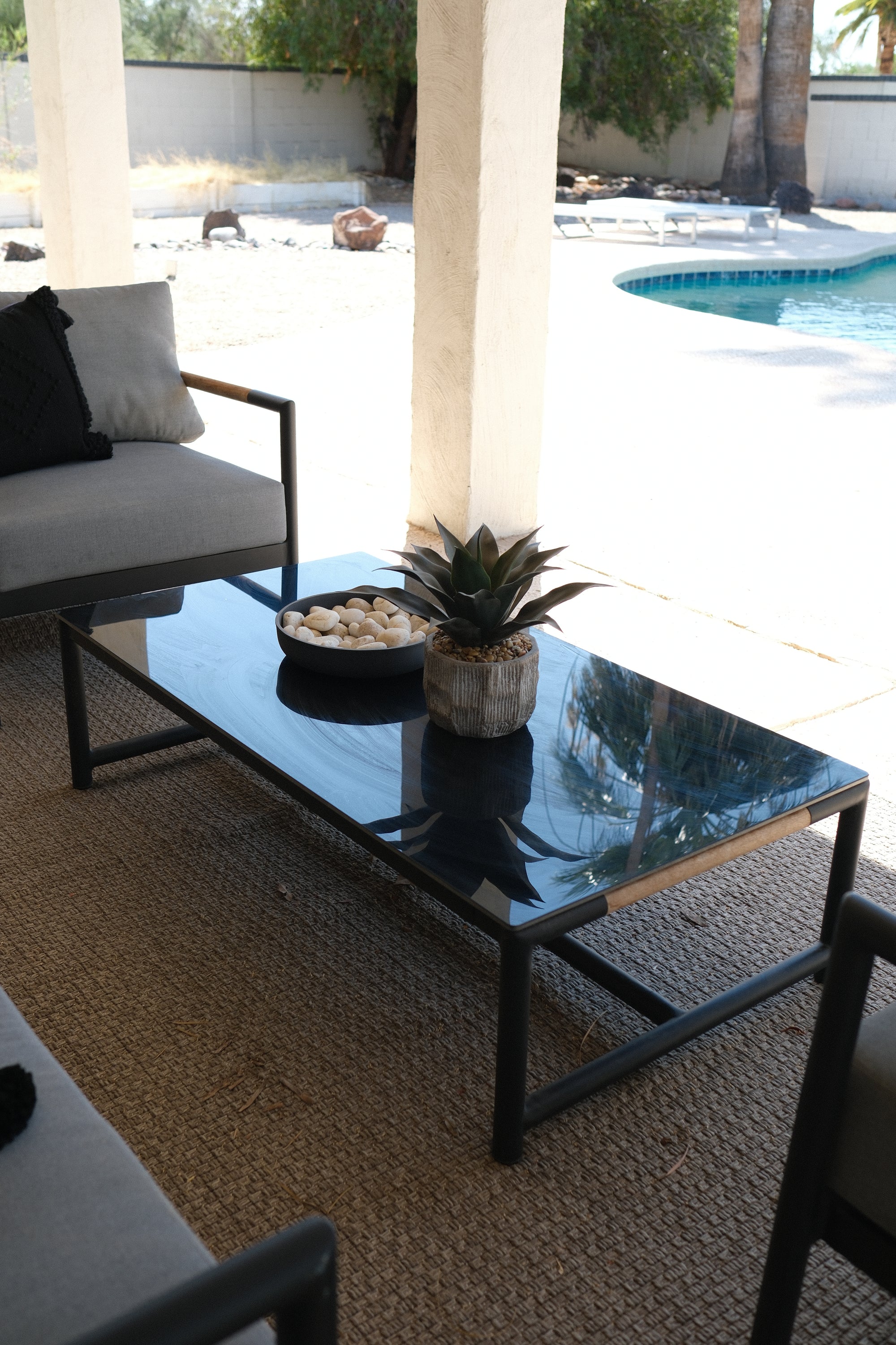 51"L MODERN OUTDOOR COFFEE TABLE