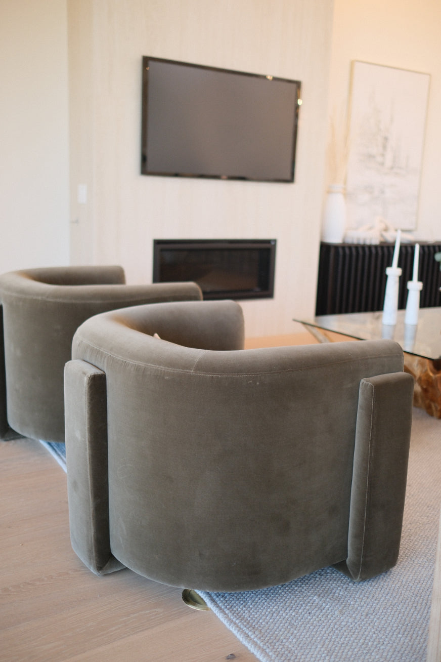 VELVET OLIVE GREEN ACCENT CHAIR A