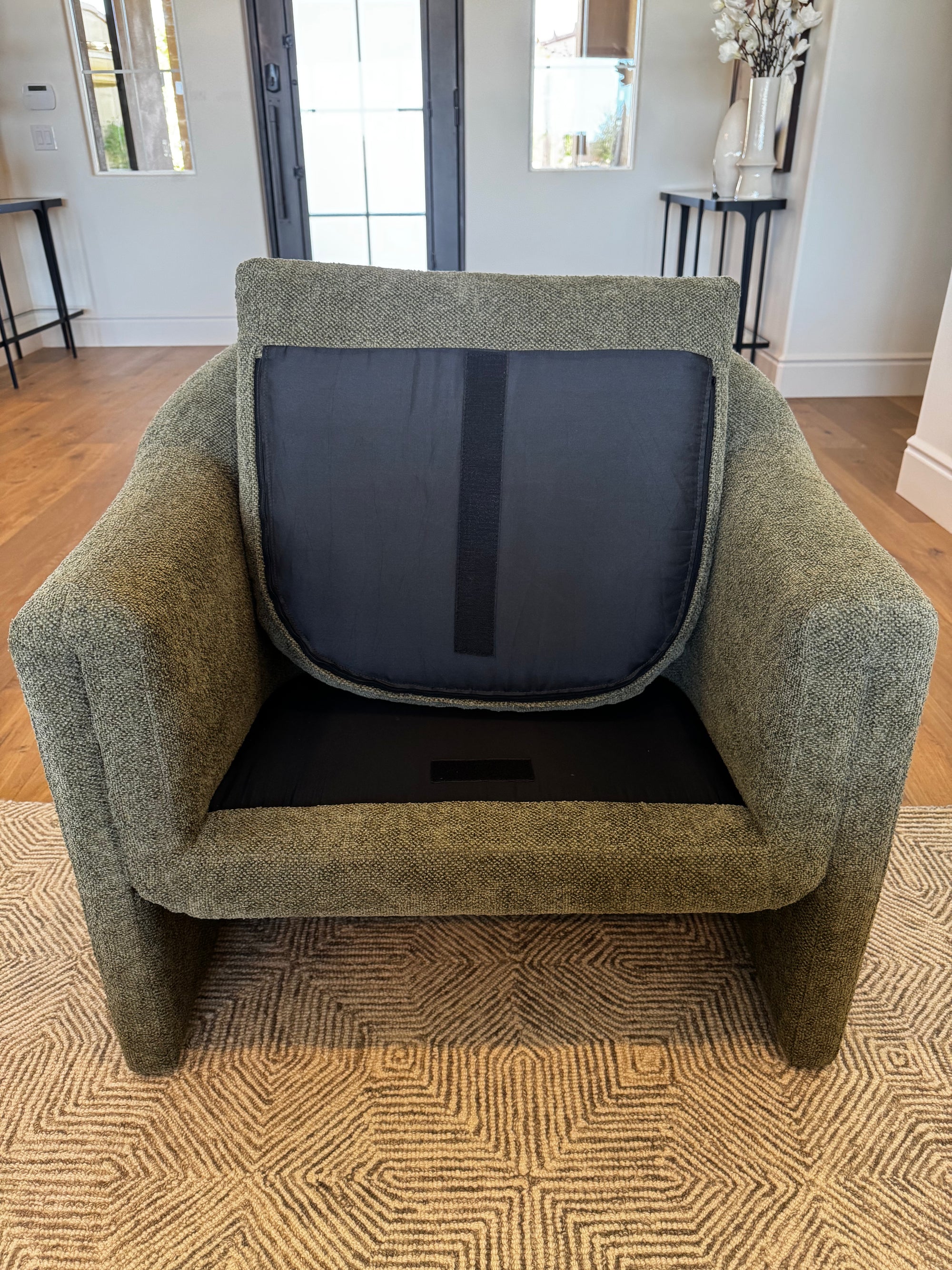 GREEN ACCENT CHAIR 2