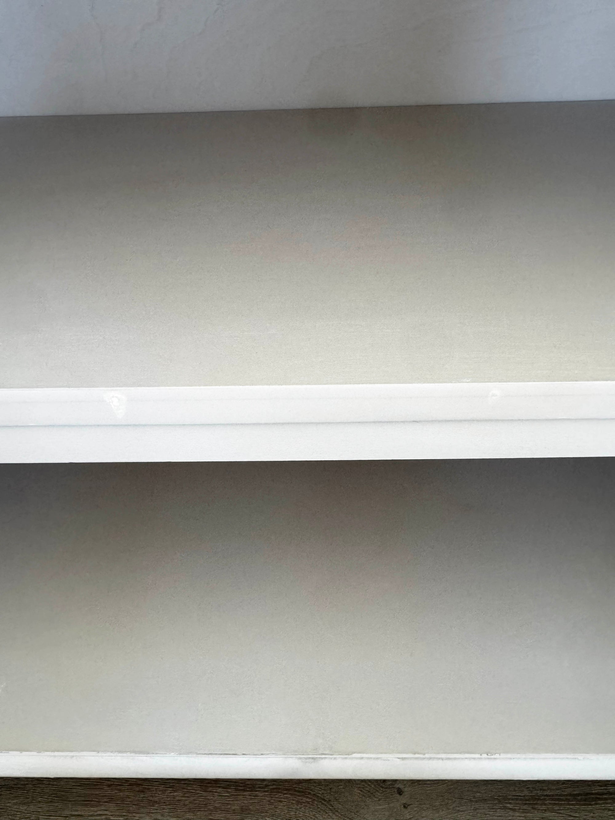32"L RIBBED 2-DR CABINET 2