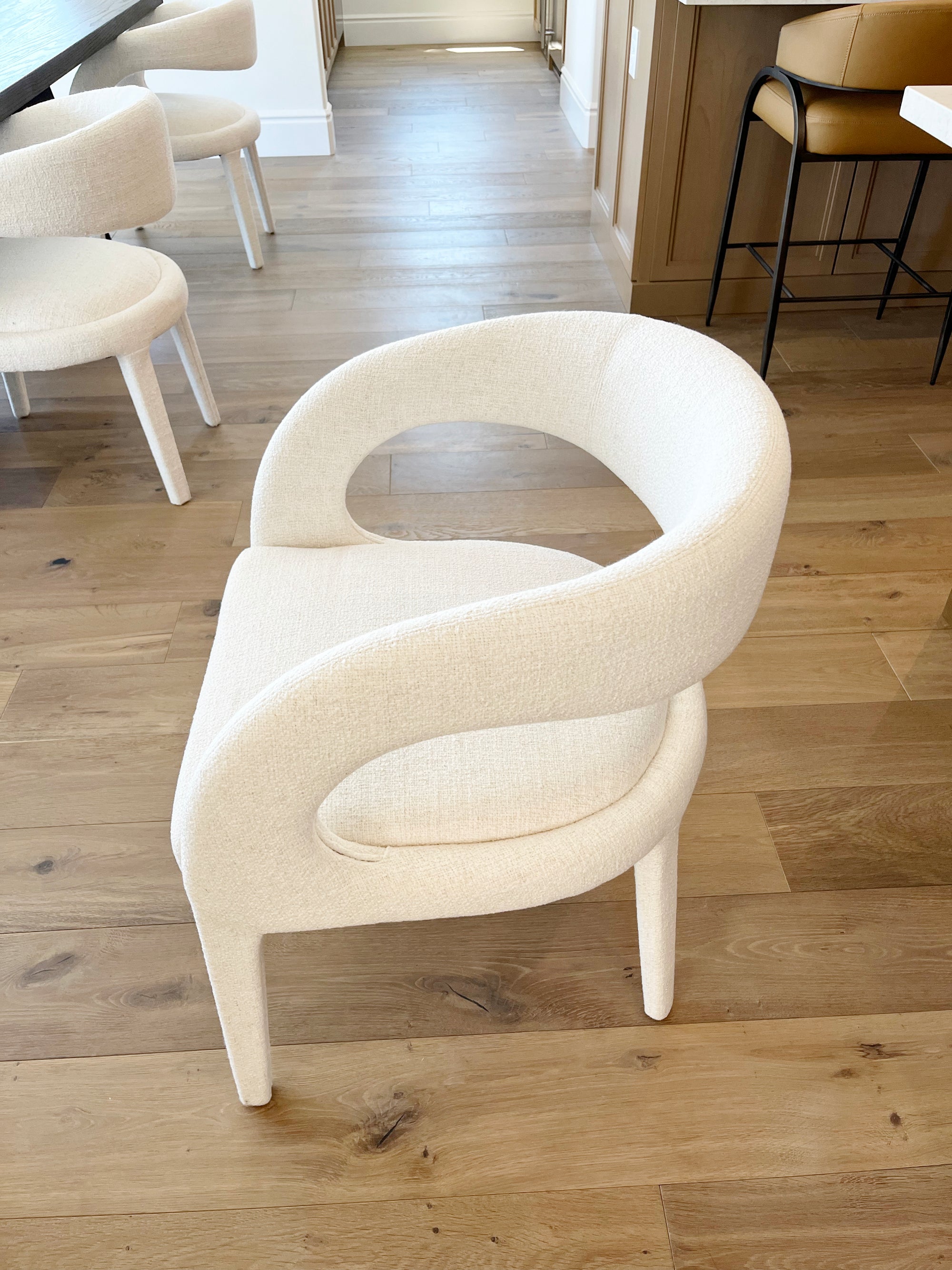 CURVE BACK WHITE DINING CHAIR 2