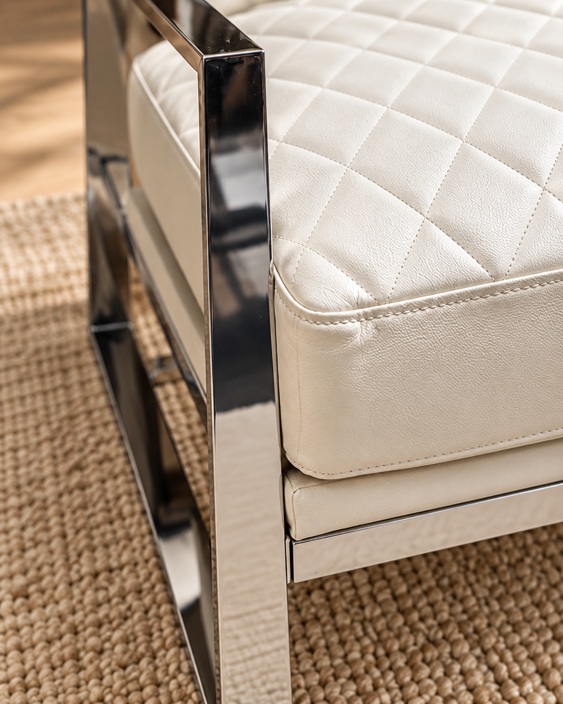 ACCENT CHAIR WHITE CHROME
