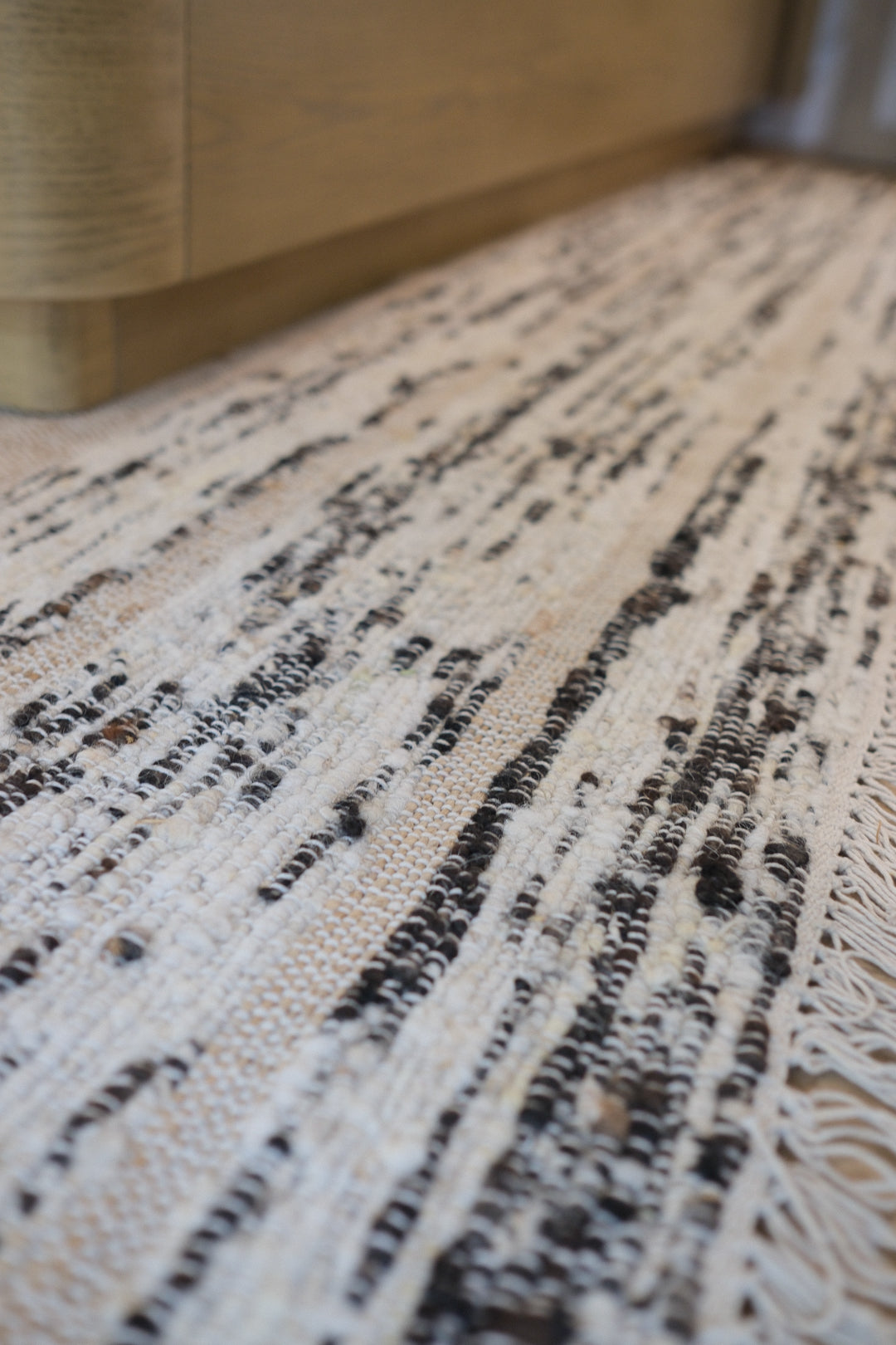 NATURAL BLACK STRIPED RUG 8'X10'