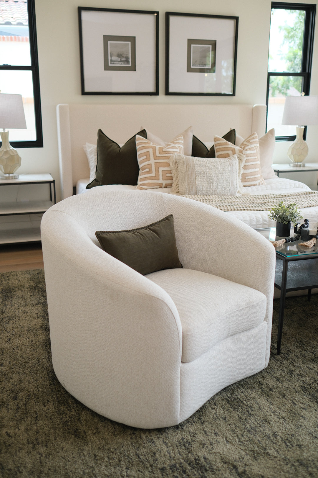 SLOPED ARM ACCENT CHAIR A