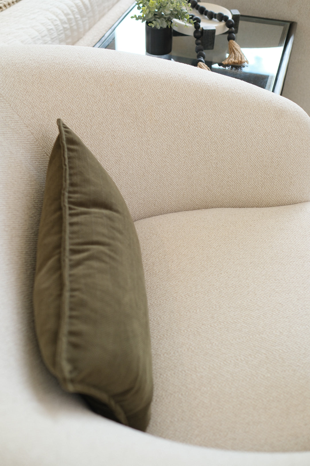 SLOPED ARM ACCENT CHAIR A