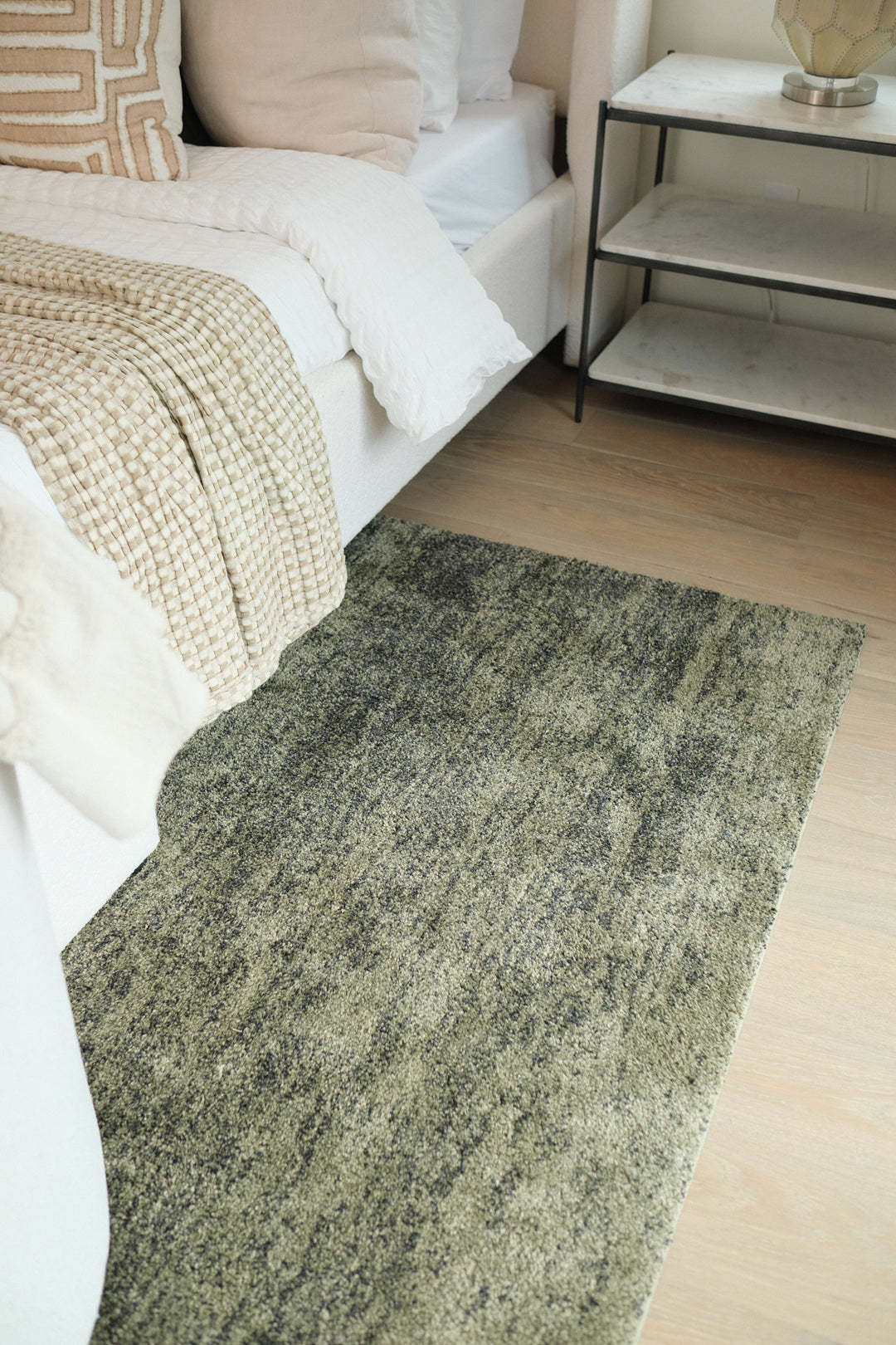 DARK GREEN LOOMED RUG 9X12