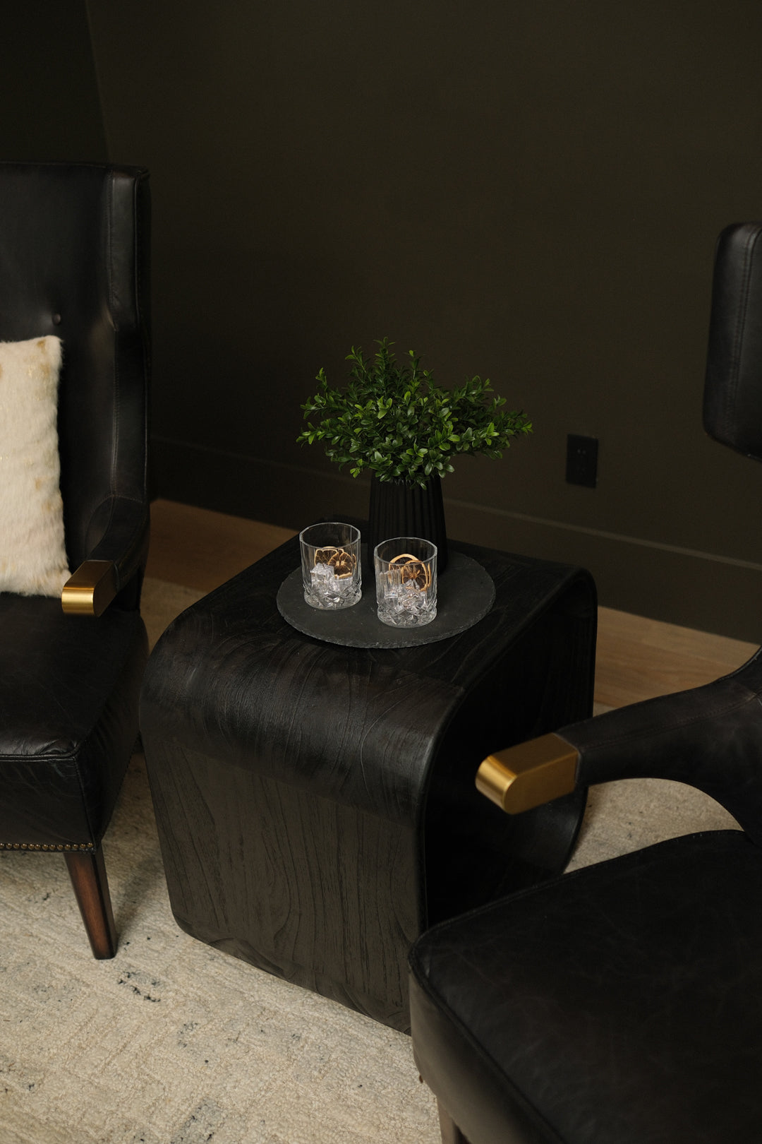22"L CUBE-SHAPED SIDE TABLE LK
