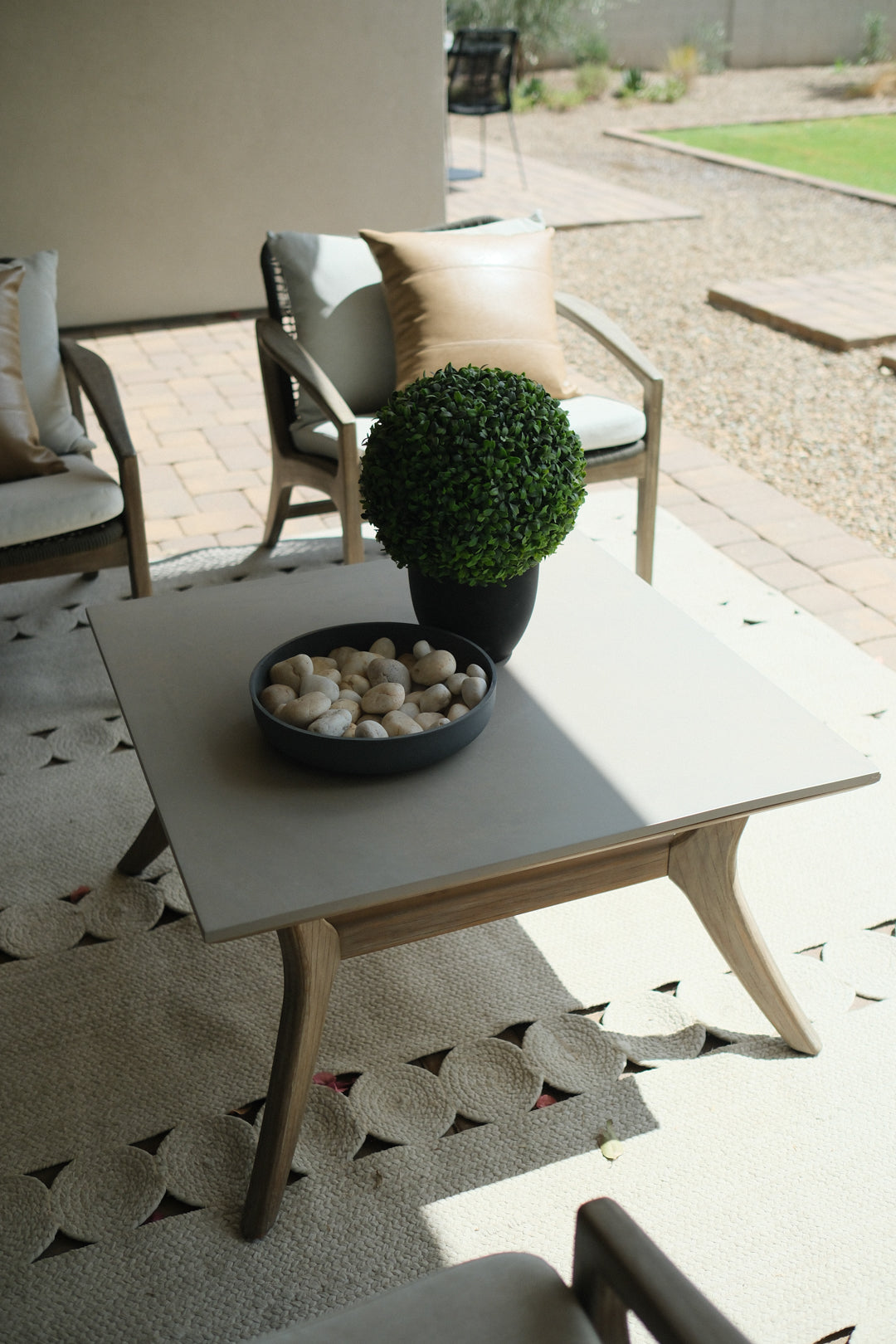 32IN EUCALYPTUS OUTDOOR TABLE