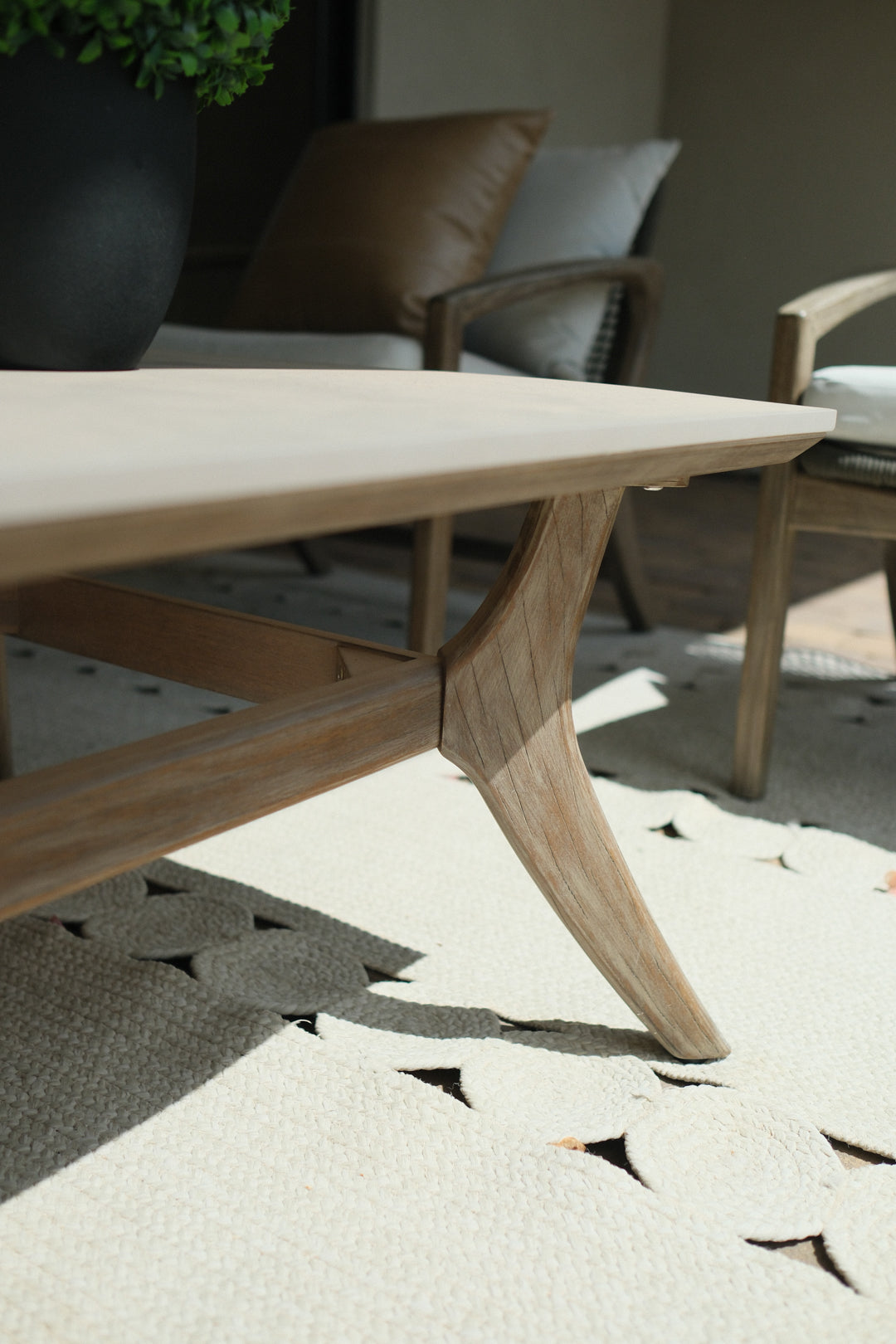 32IN EUCALYPTUS OUTDOOR TABLE