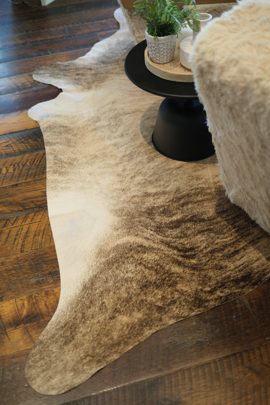 COWHIDE RUG