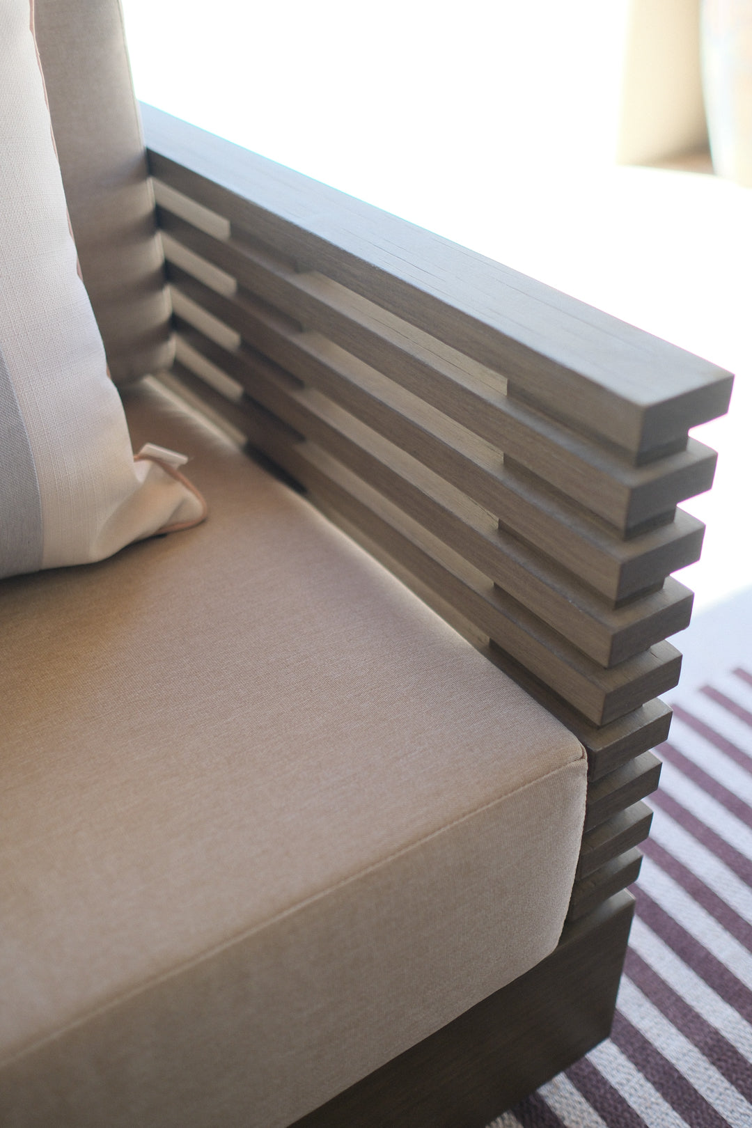 EUCALYPTUS WOOD PATIO CHAIR B