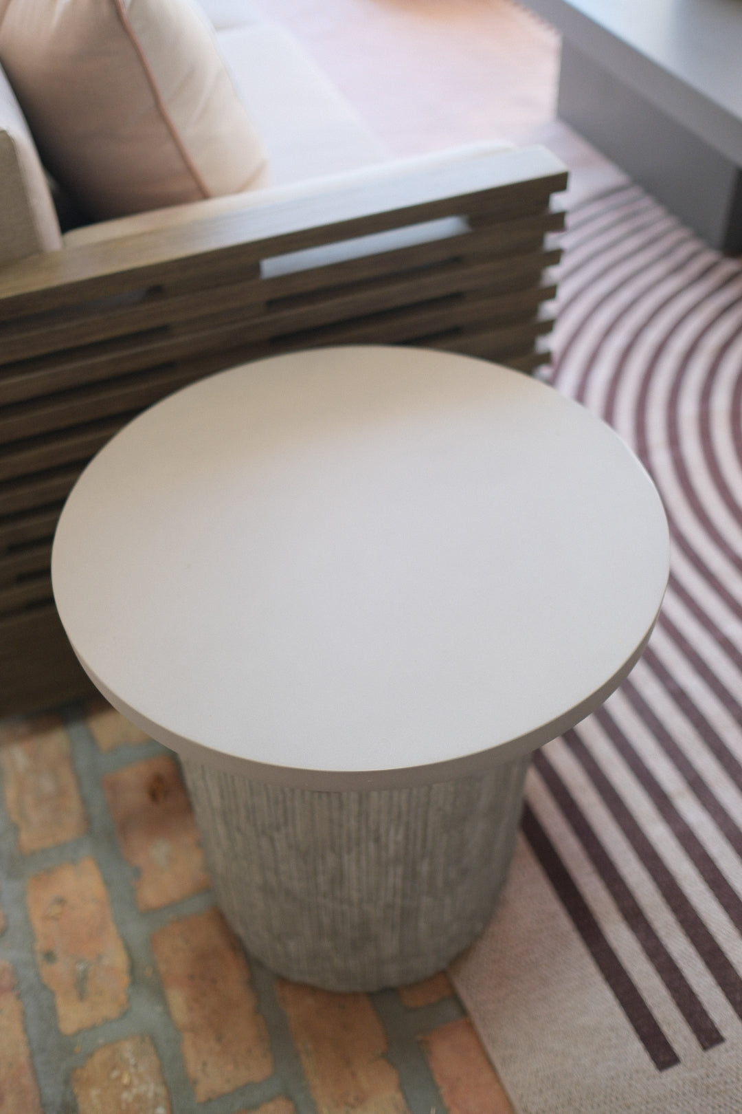 20"R OUTDOOR END TABLE OA