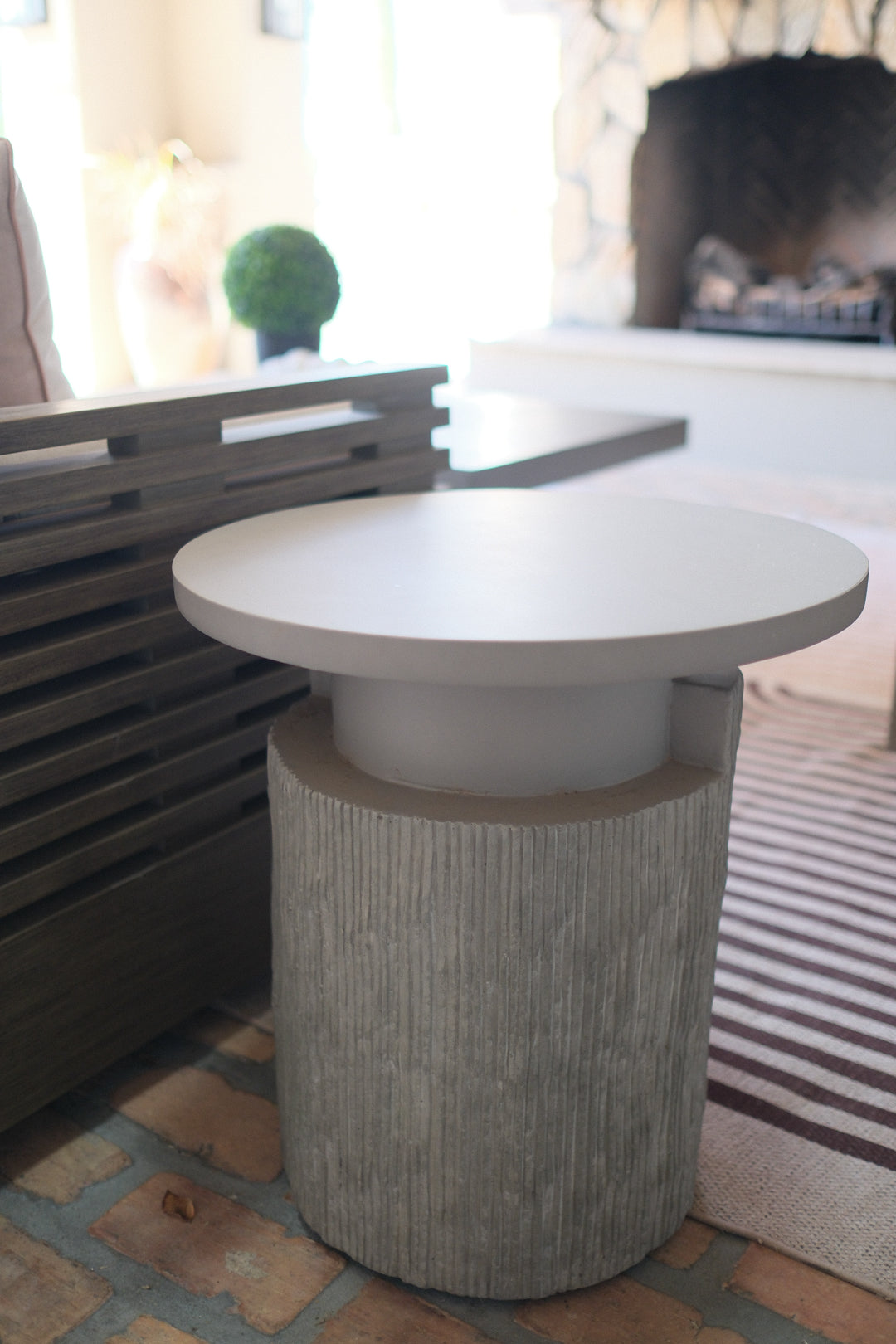 20"R OUTDOOR END TABLE OA